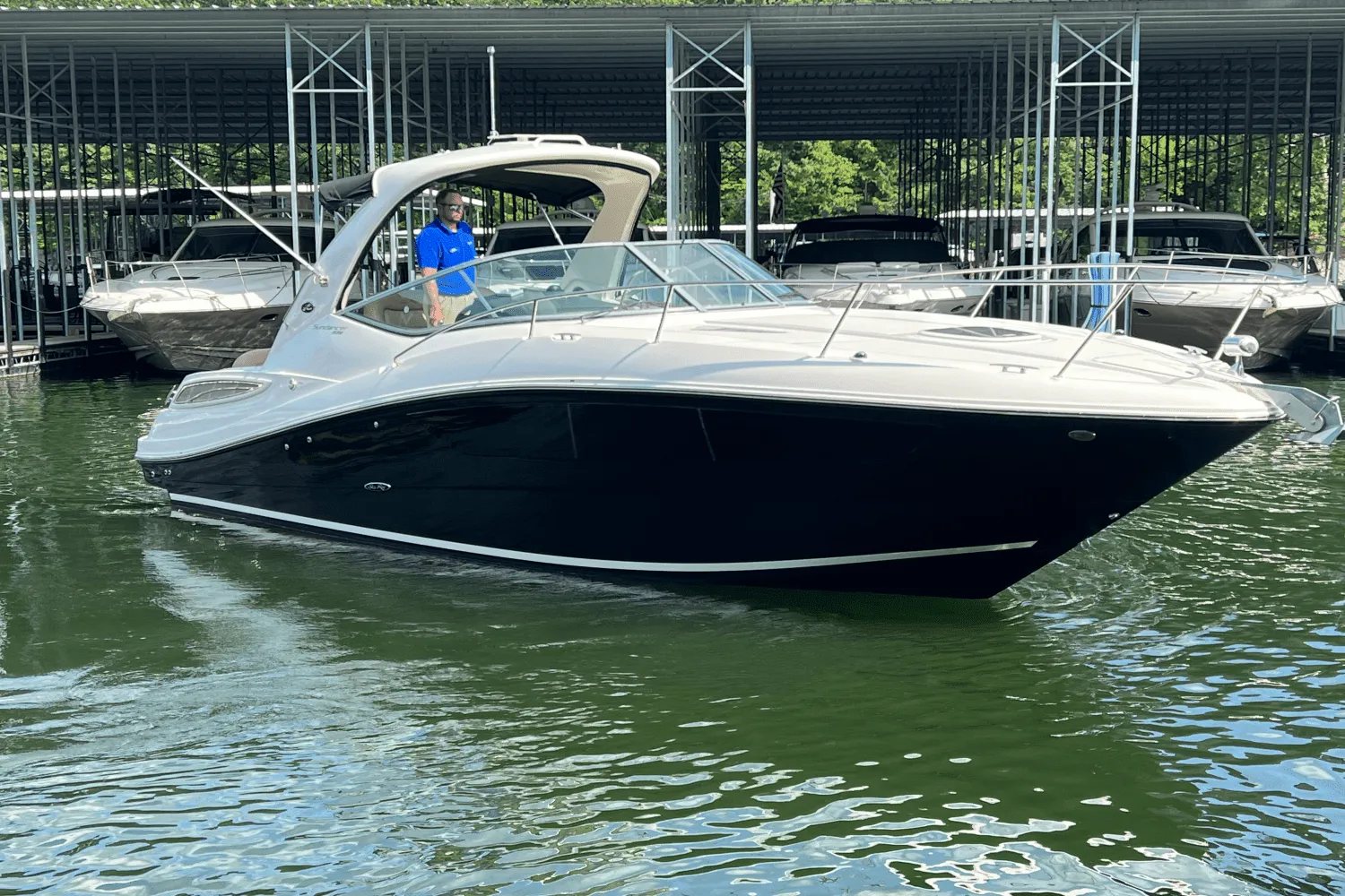 2016 Sea Ray 330 SUNDANCER Image Thumbnail #15