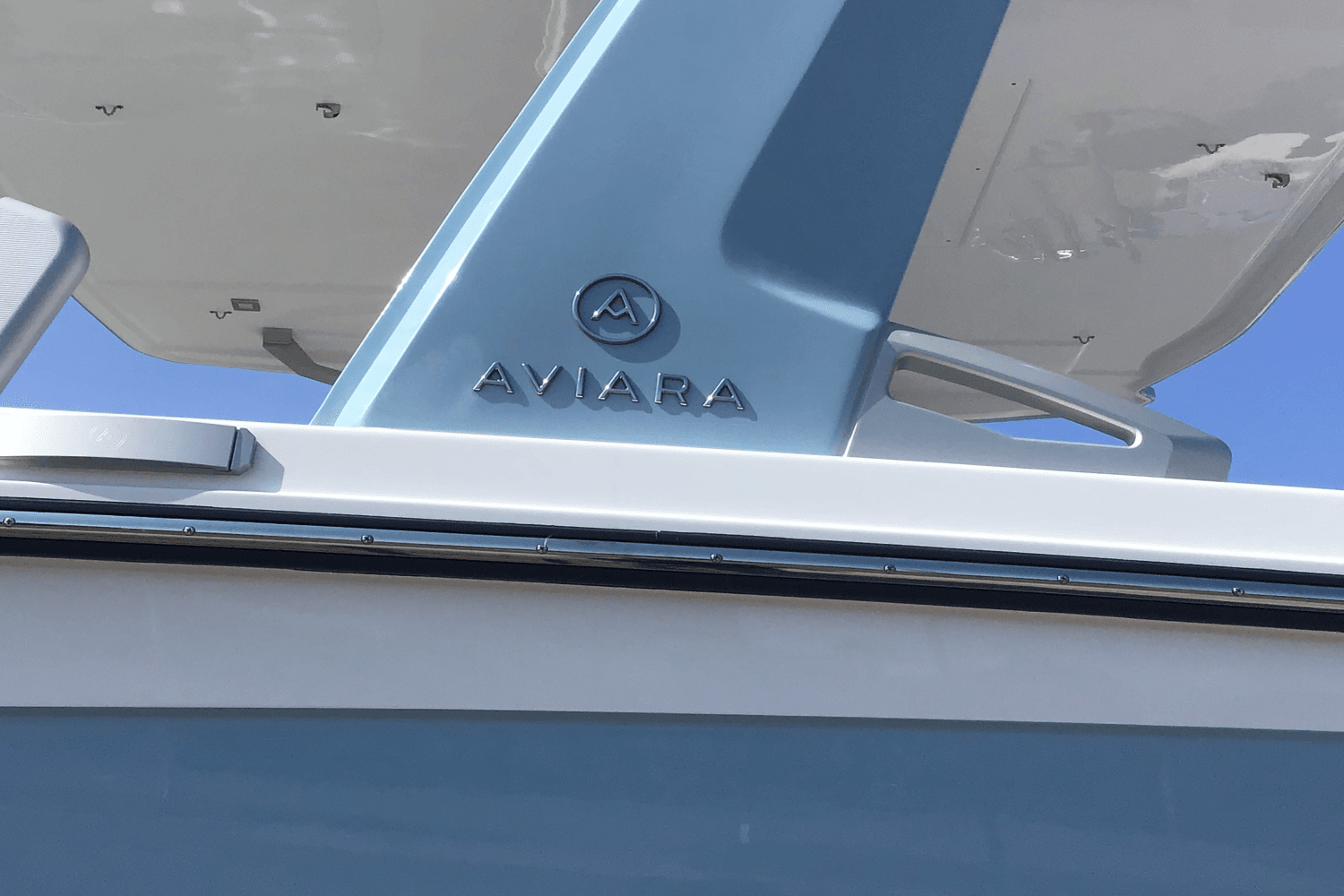 2024 Aviara
                                                             AV32 Outboard Image Thumbnail #3