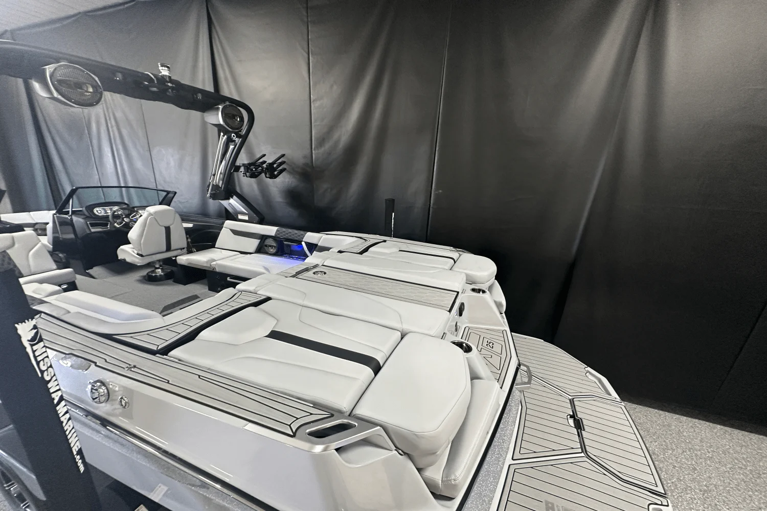 2024 Mastercraft XT25 Image Thumbnail #8