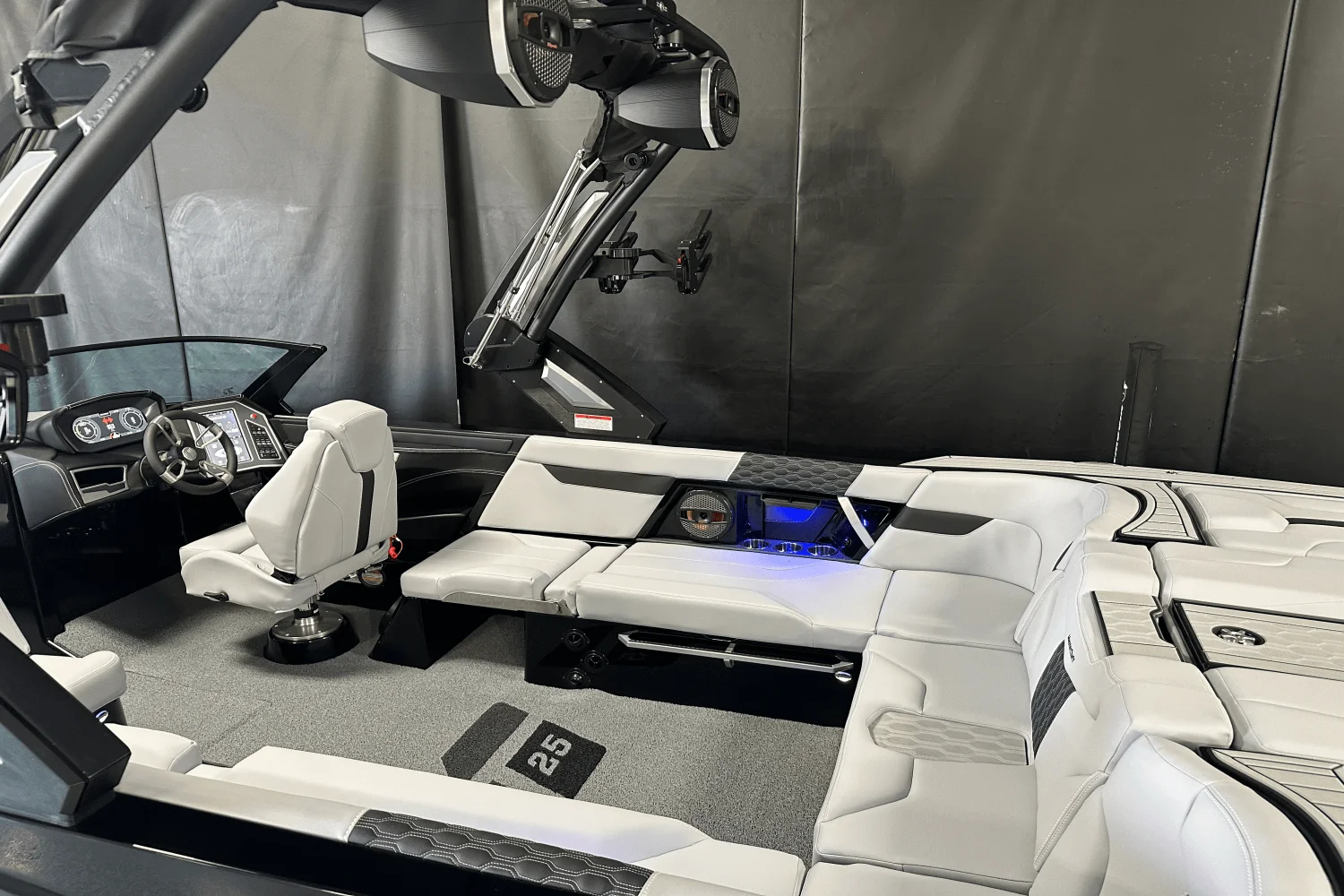 2024 Mastercraft XT25 Image Thumbnail #7