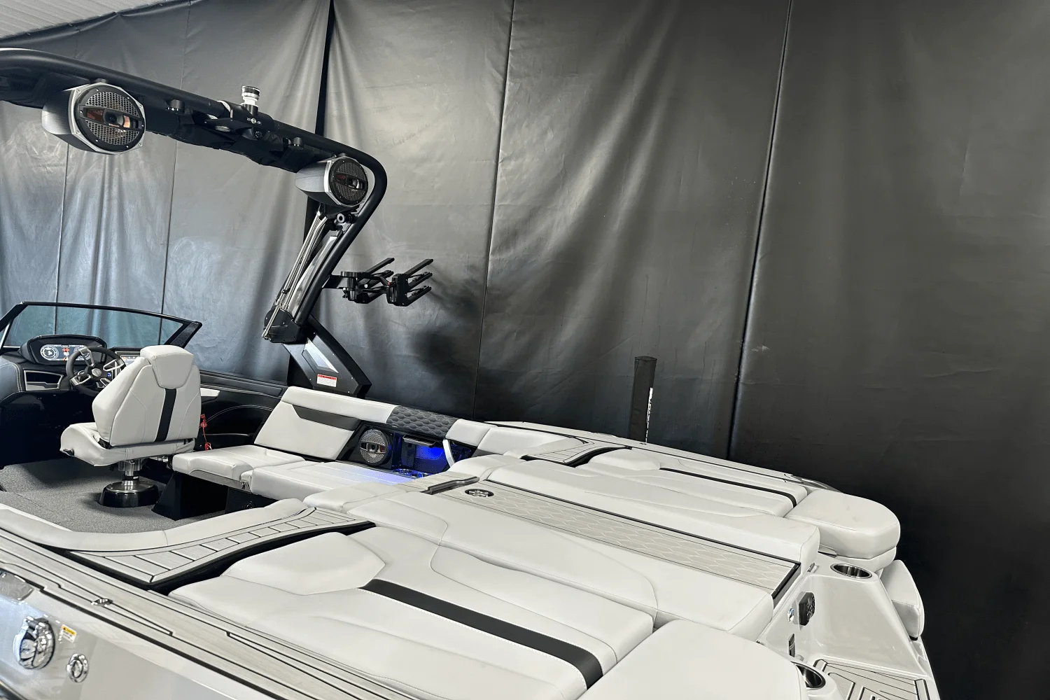 2024 Mastercraft XT25 Image Thumbnail #9