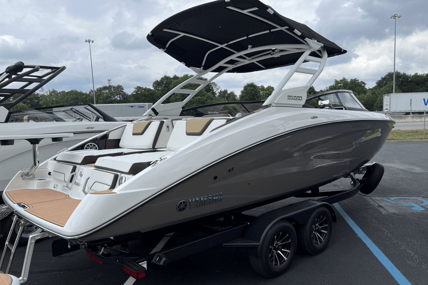 2023 Yamaha 252SD MarineMax Greenville