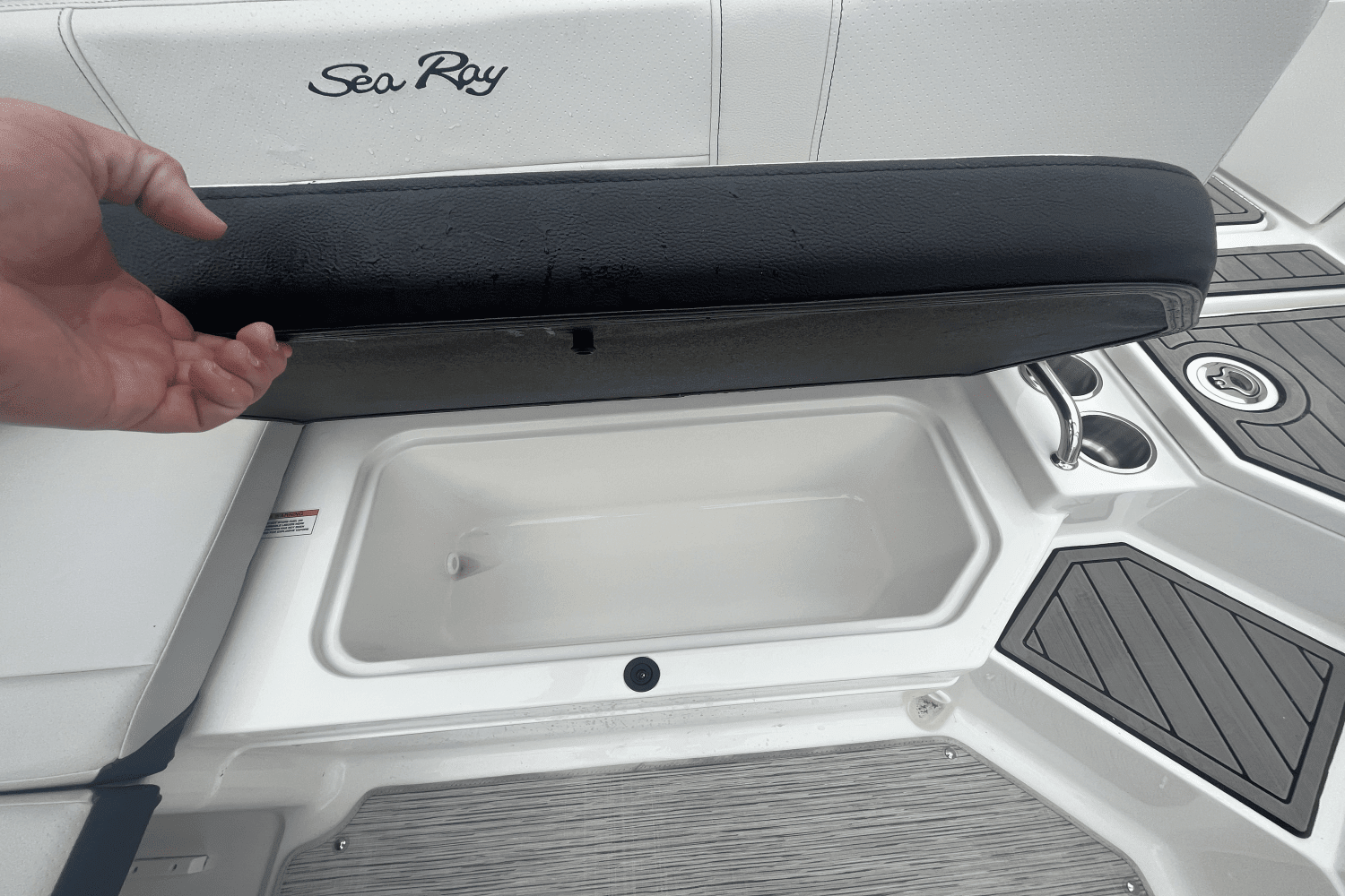 2024 Sea Ray SPX 210 Outboard Image Thumbnail #20