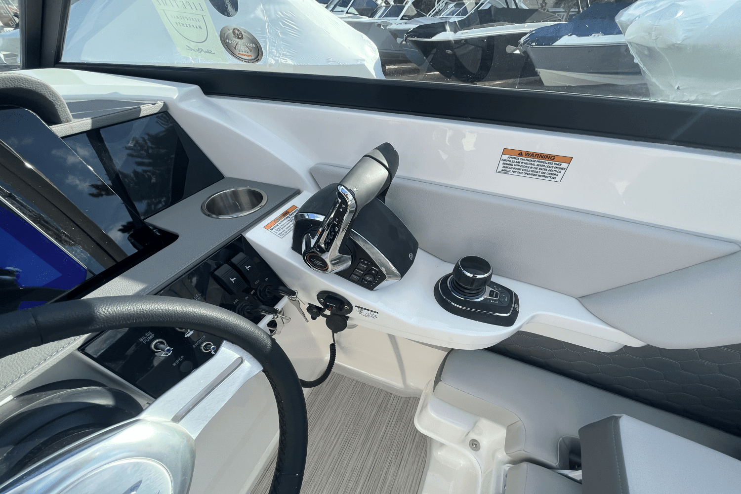 2024 Sea Ray SDX 290 Outboard Image Thumbnail #16
