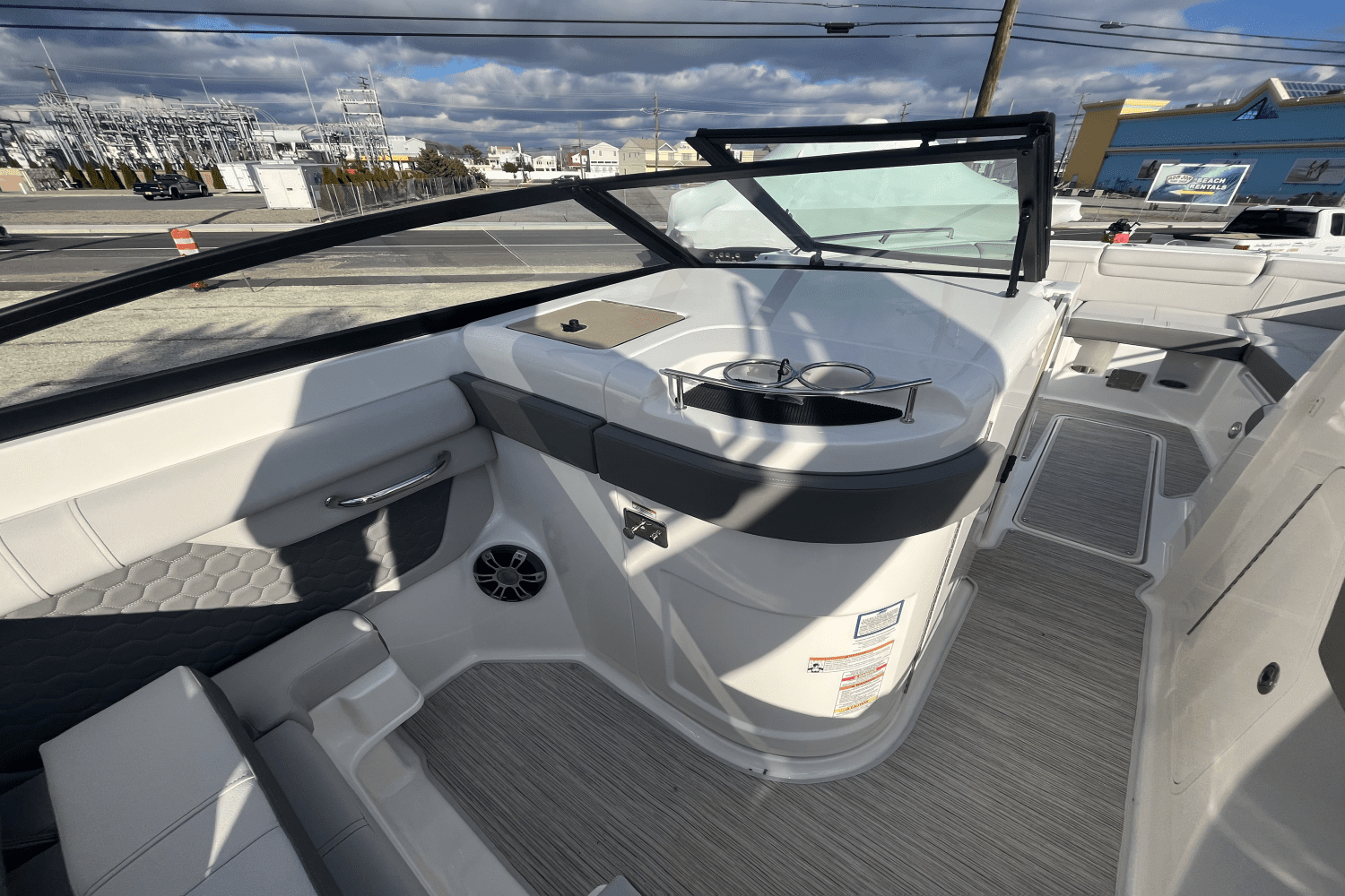2024 Sea Ray SDX 290 Outboard Image Thumbnail #18