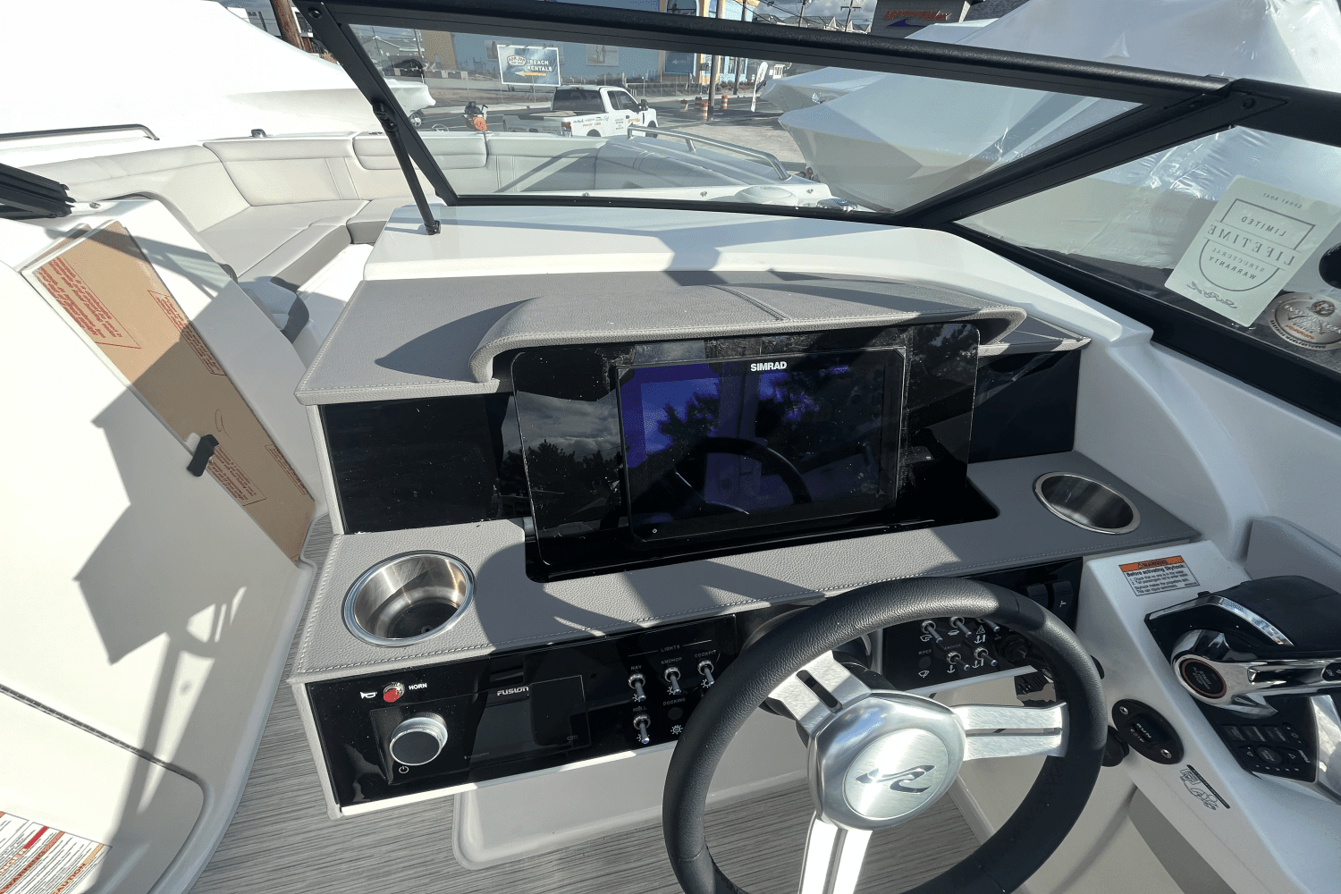 2024 Sea Ray SDX 290 Outboard Image Thumbnail #15