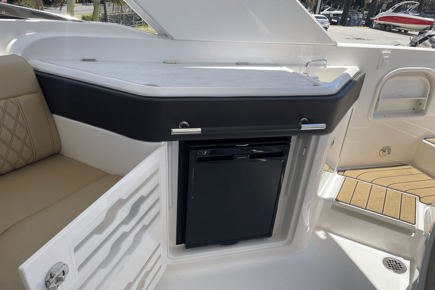 2024 Sea Ray 310 SLX Outboard Image Thumbnail #8