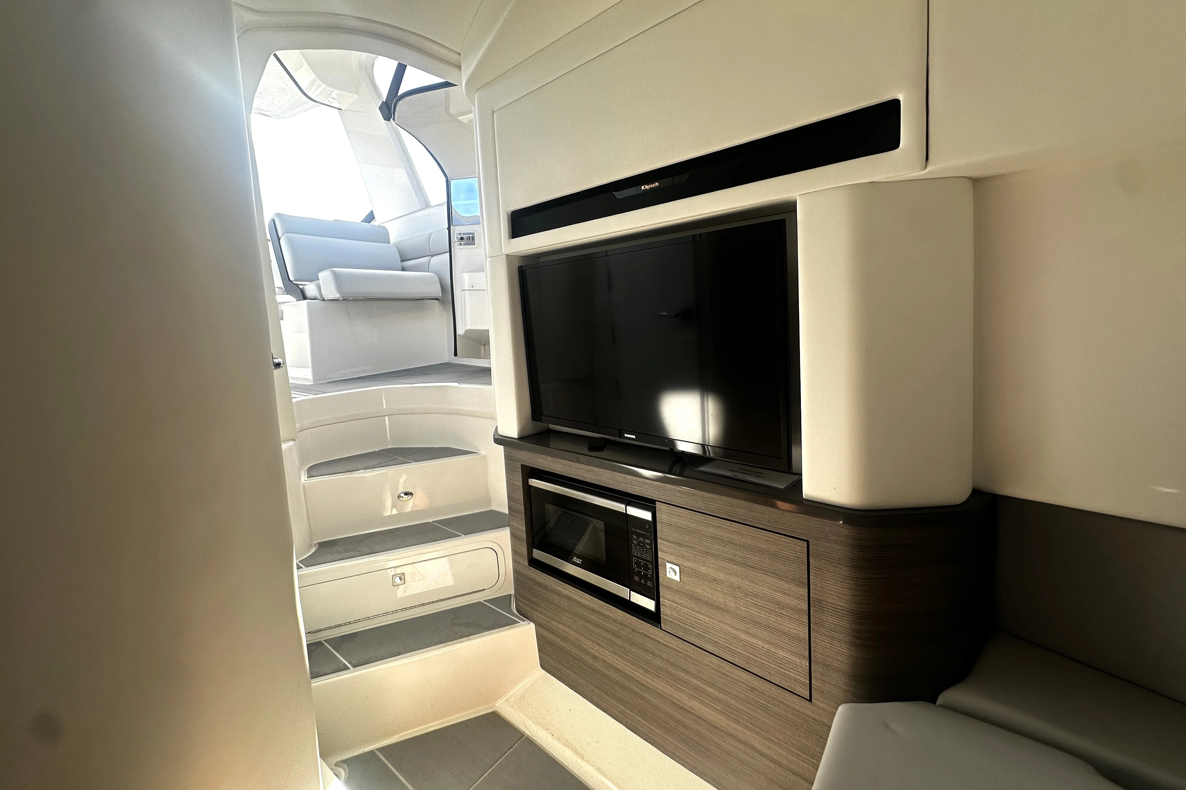 2024 Aviara AV36 Outboard Image Thumbnail #40