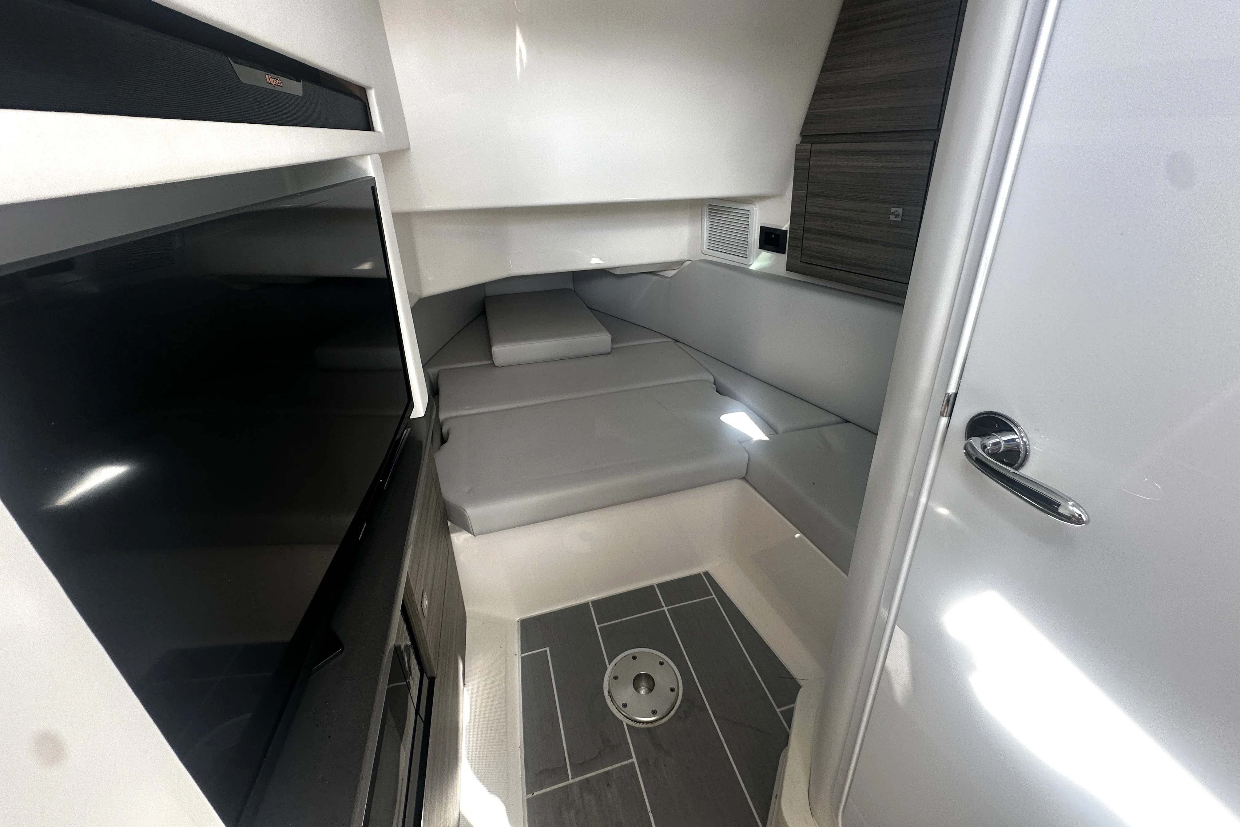 2024 Aviara AV36 Outboard Image Thumbnail #39