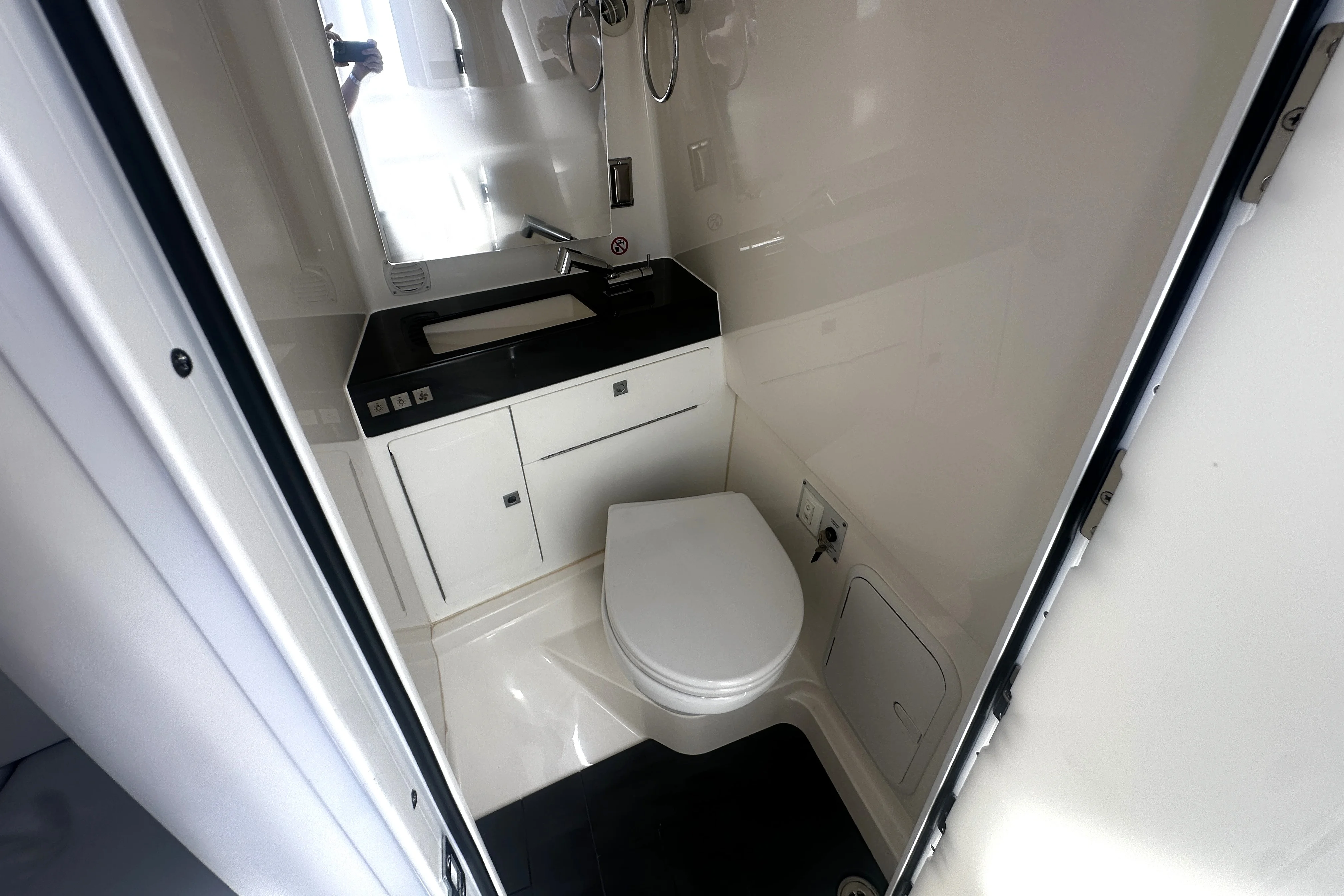 2024 Aviara AV36 Outboard Image Thumbnail #41