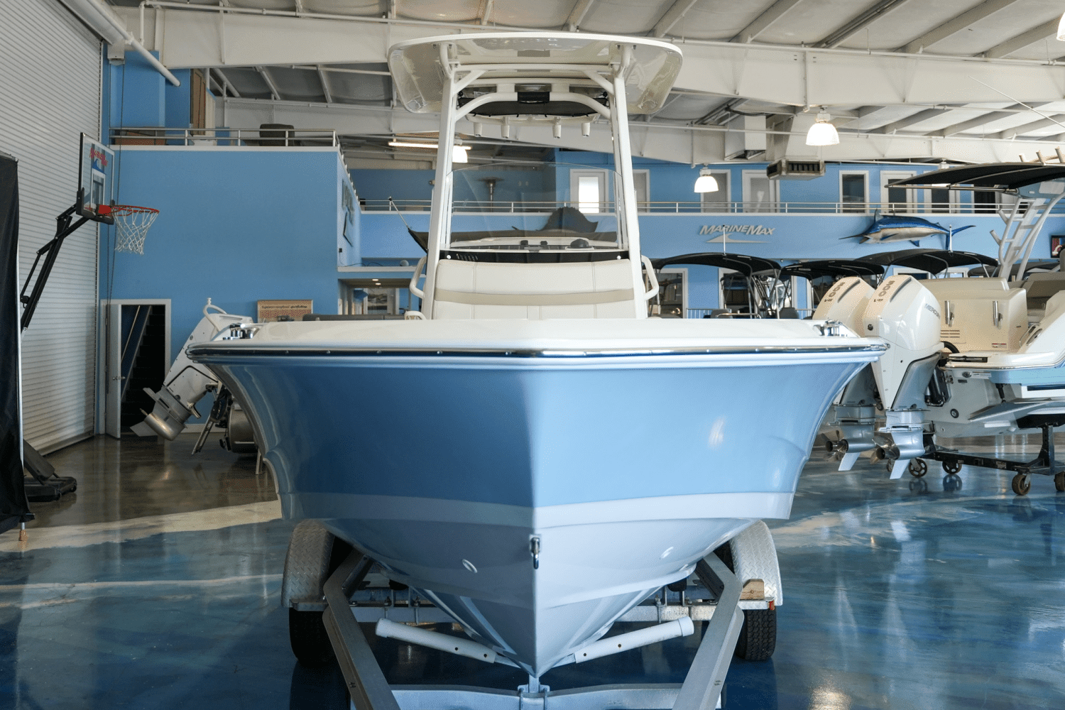 Thumbnail 3 for 2024 Boston Whaler 220 Dauntless