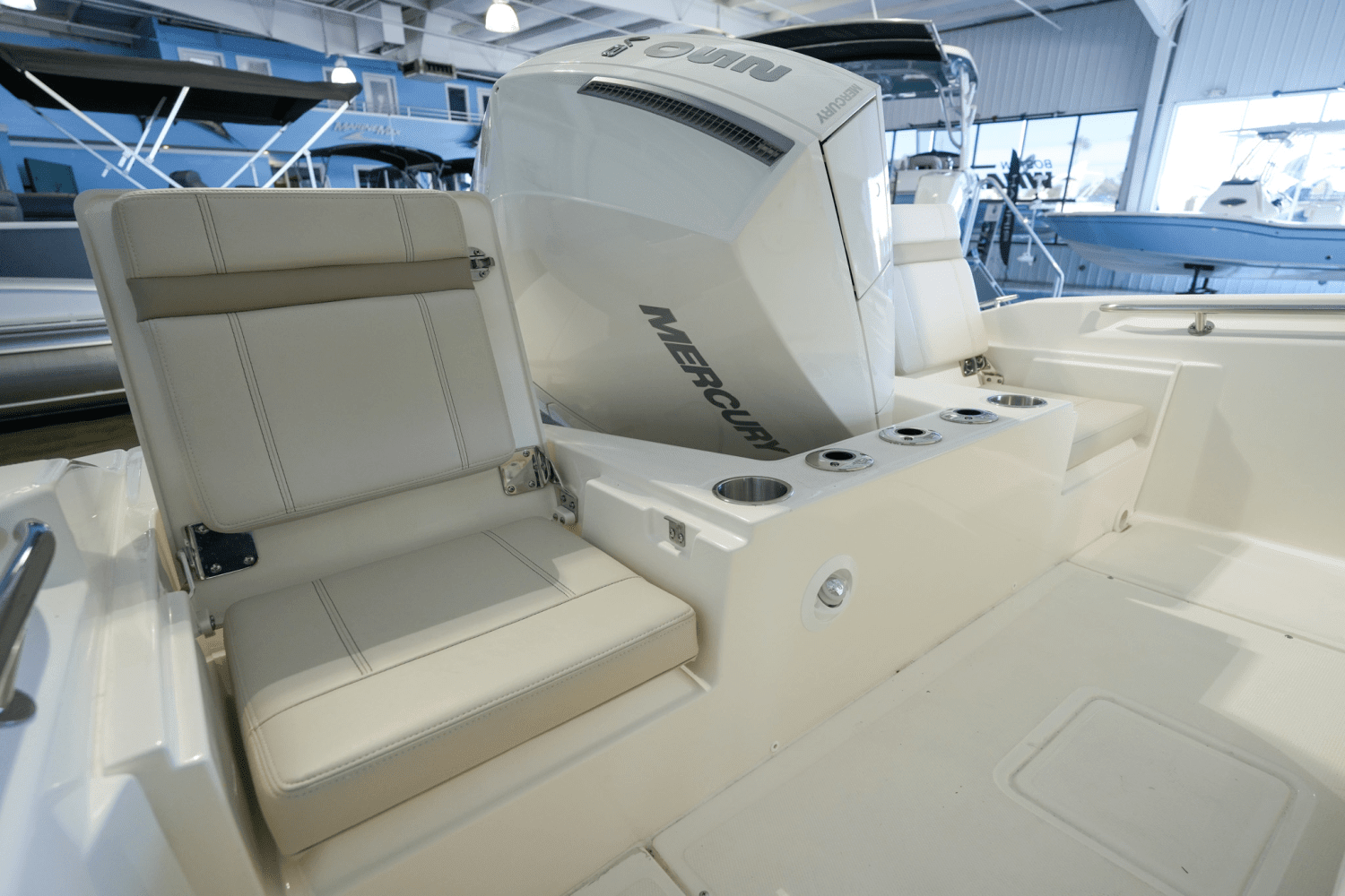 2024 Boston Whaler 220 Dauntless Image Thumbnail #18