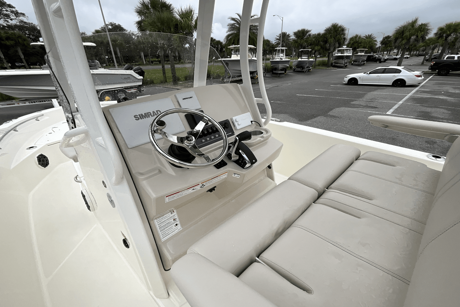 2025 Boston Whaler 220 Dauntless Image Thumbnail #8