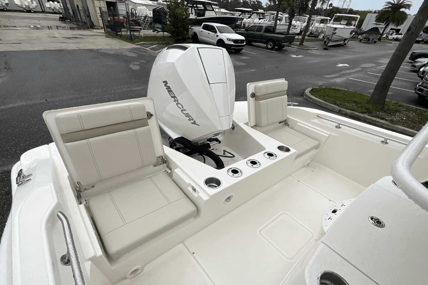 2025 Boston Whaler 220 Dauntless Image Thumbnail #19