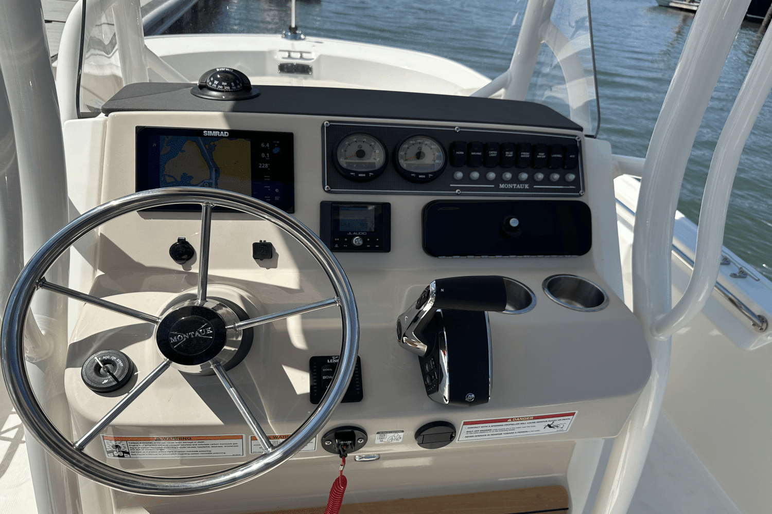 2024 Boston Whaler 210 Montauk Image Thumbnail #18