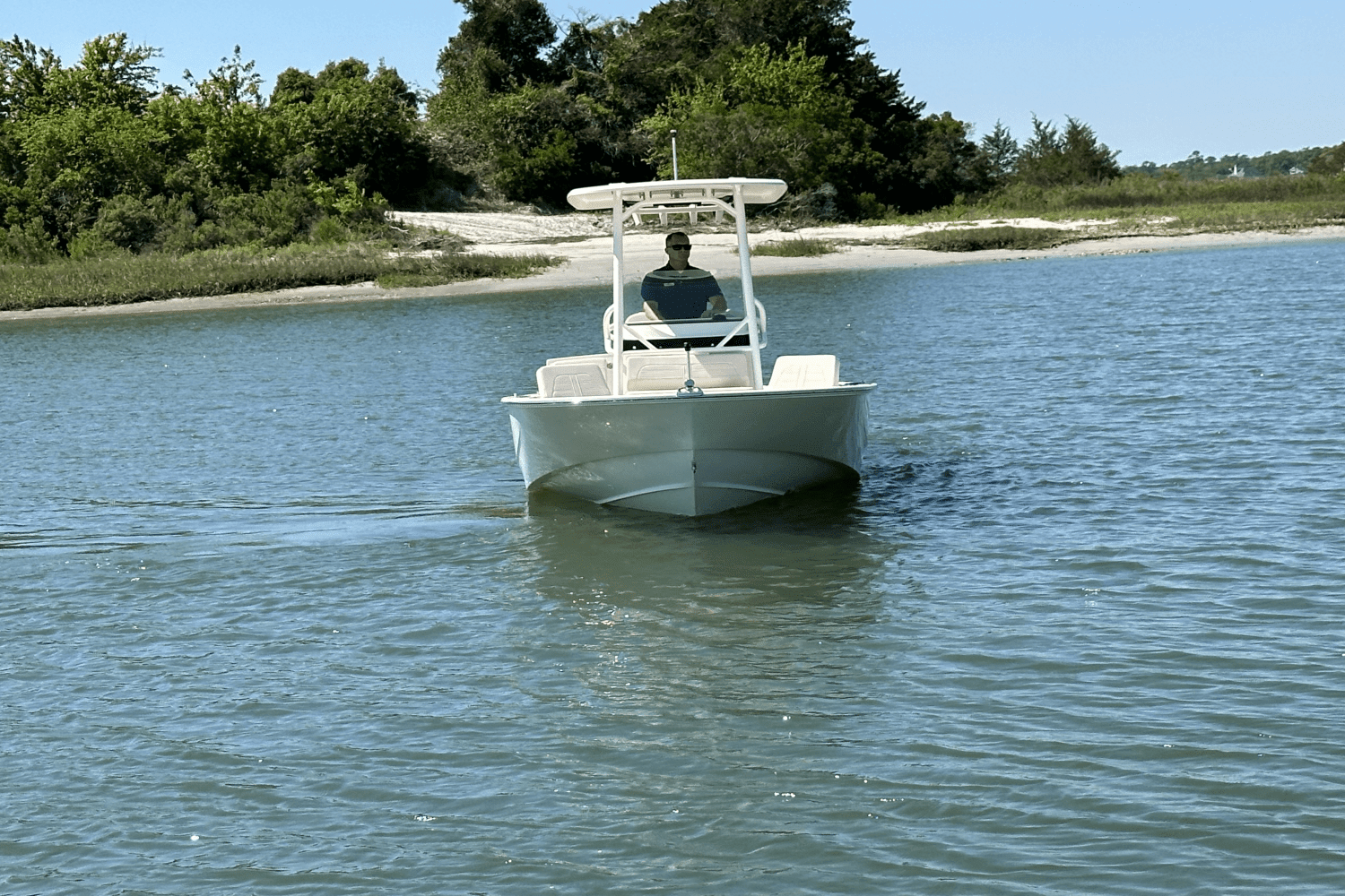 2024 Boston Whaler 210 Montauk Image Thumbnail #5