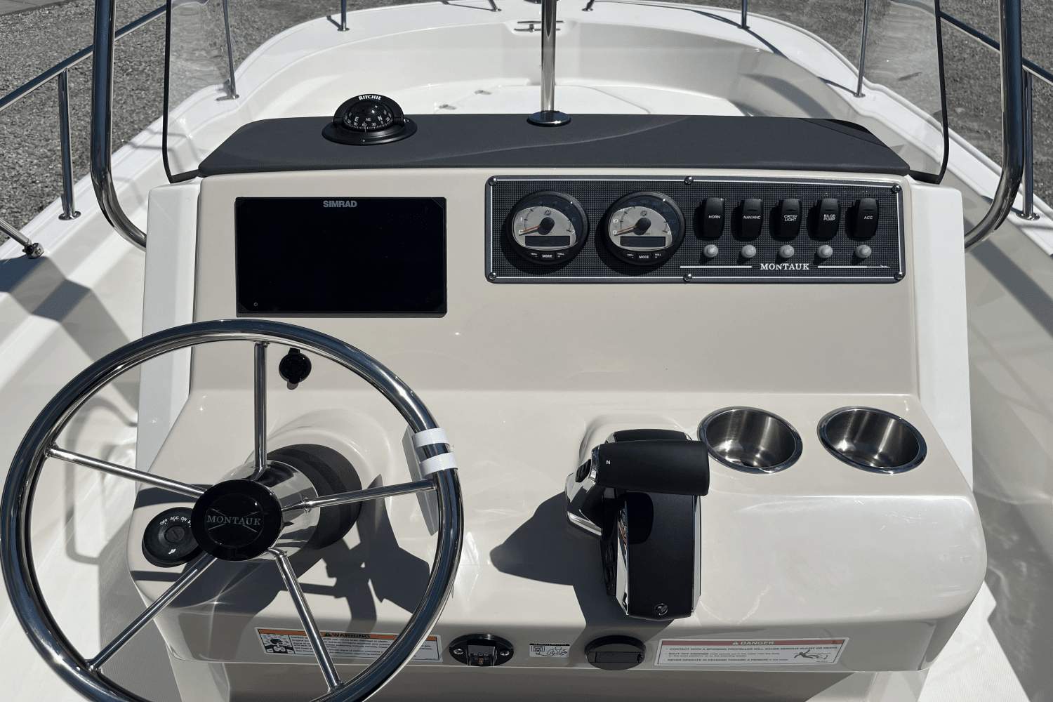 2024 Boston Whaler 210 Montauk Image Thumbnail #8