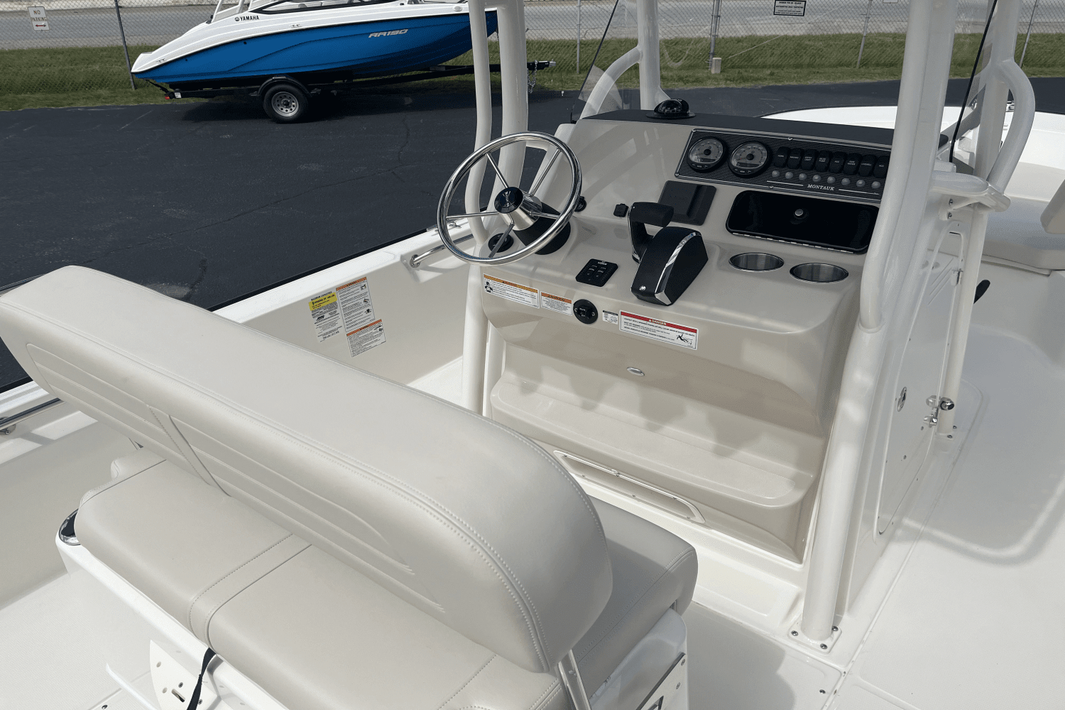 2024 Boston Whaler 210 Montauk Image Thumbnail #10