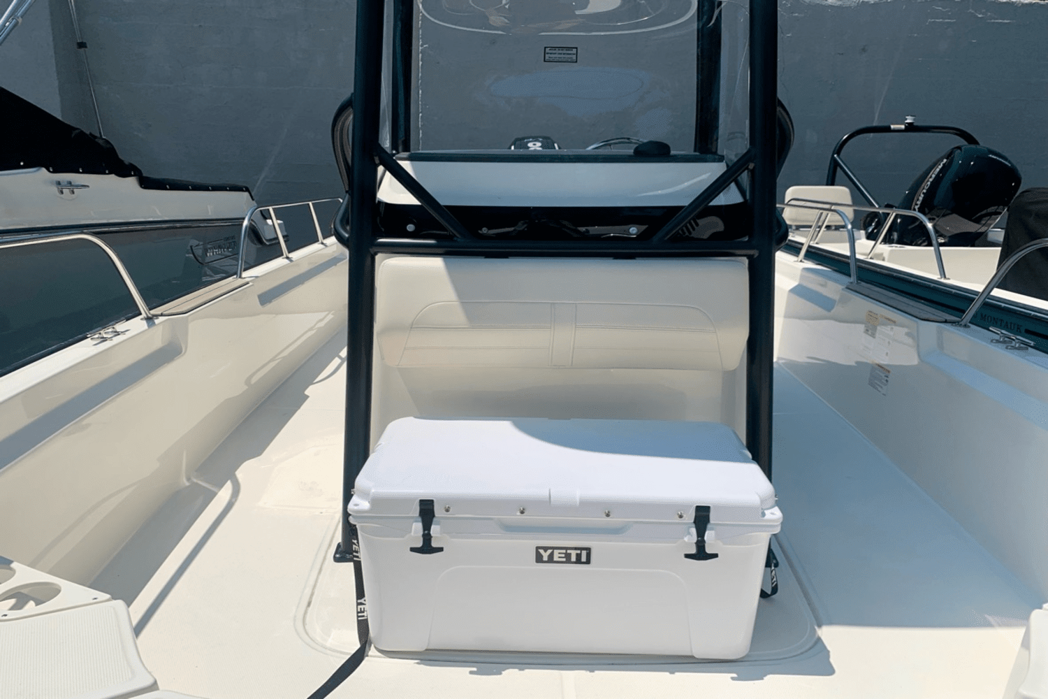 2024 Boston Whaler 210 Montauk Image Thumbnail #17