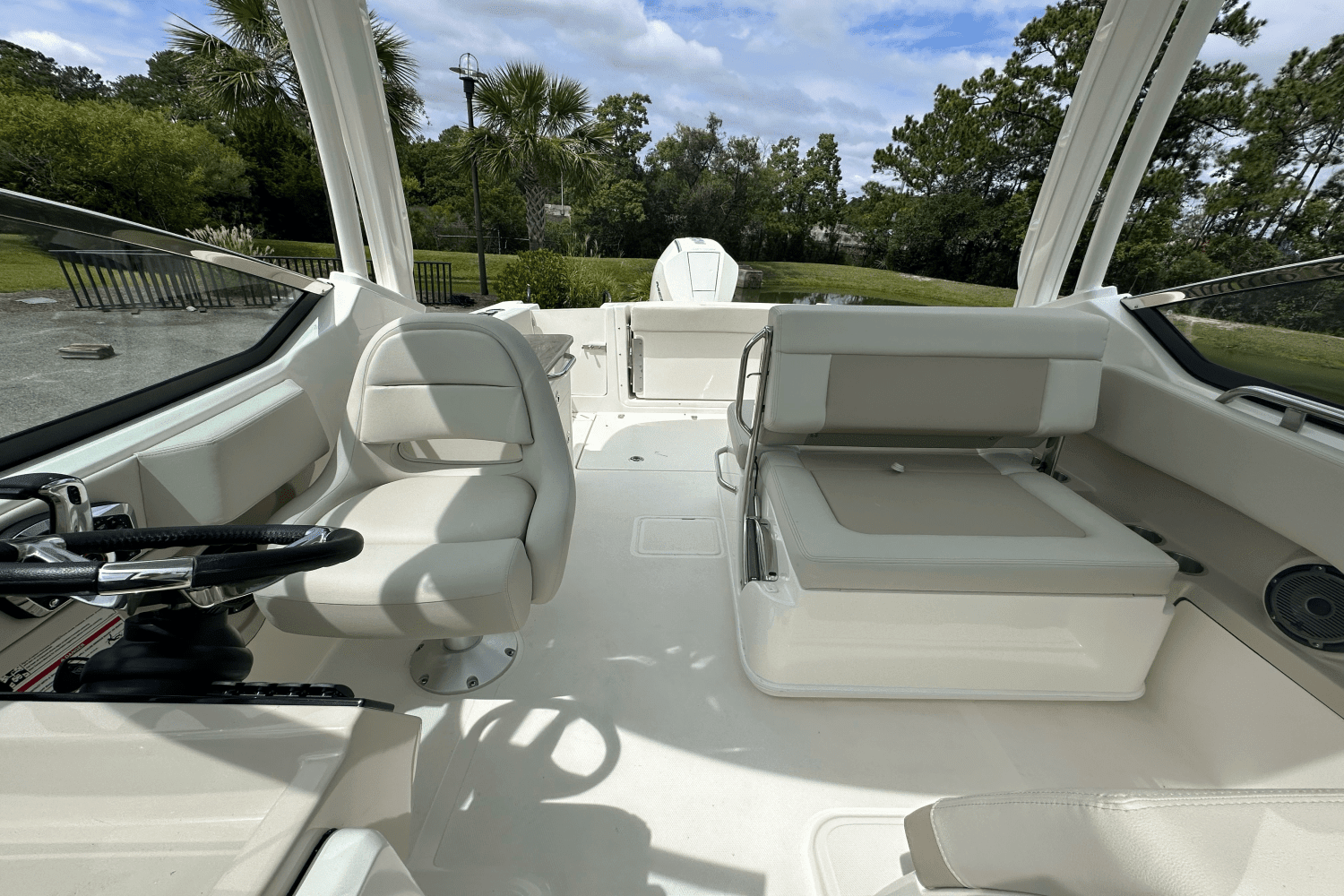 2025 Boston Whaler 240 Vantage Image Thumbnail #1