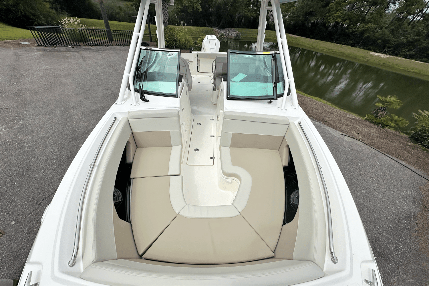 2025 Boston Whaler 240 Vantage Image Thumbnail #26