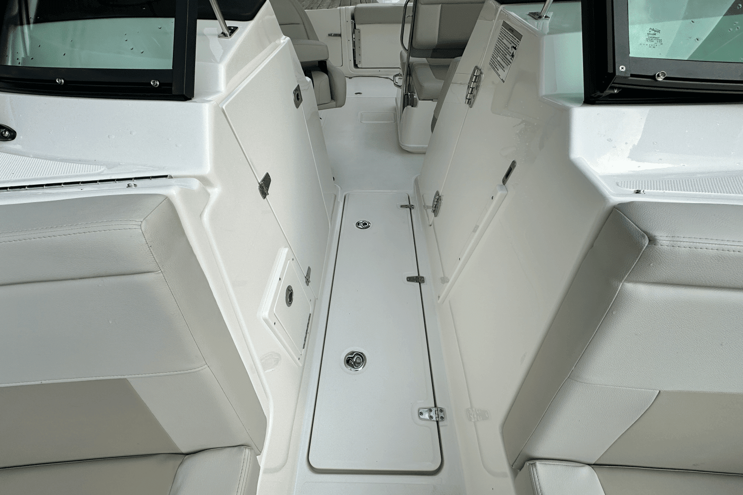 2025 Boston Whaler 240 Vantage Image Thumbnail #8