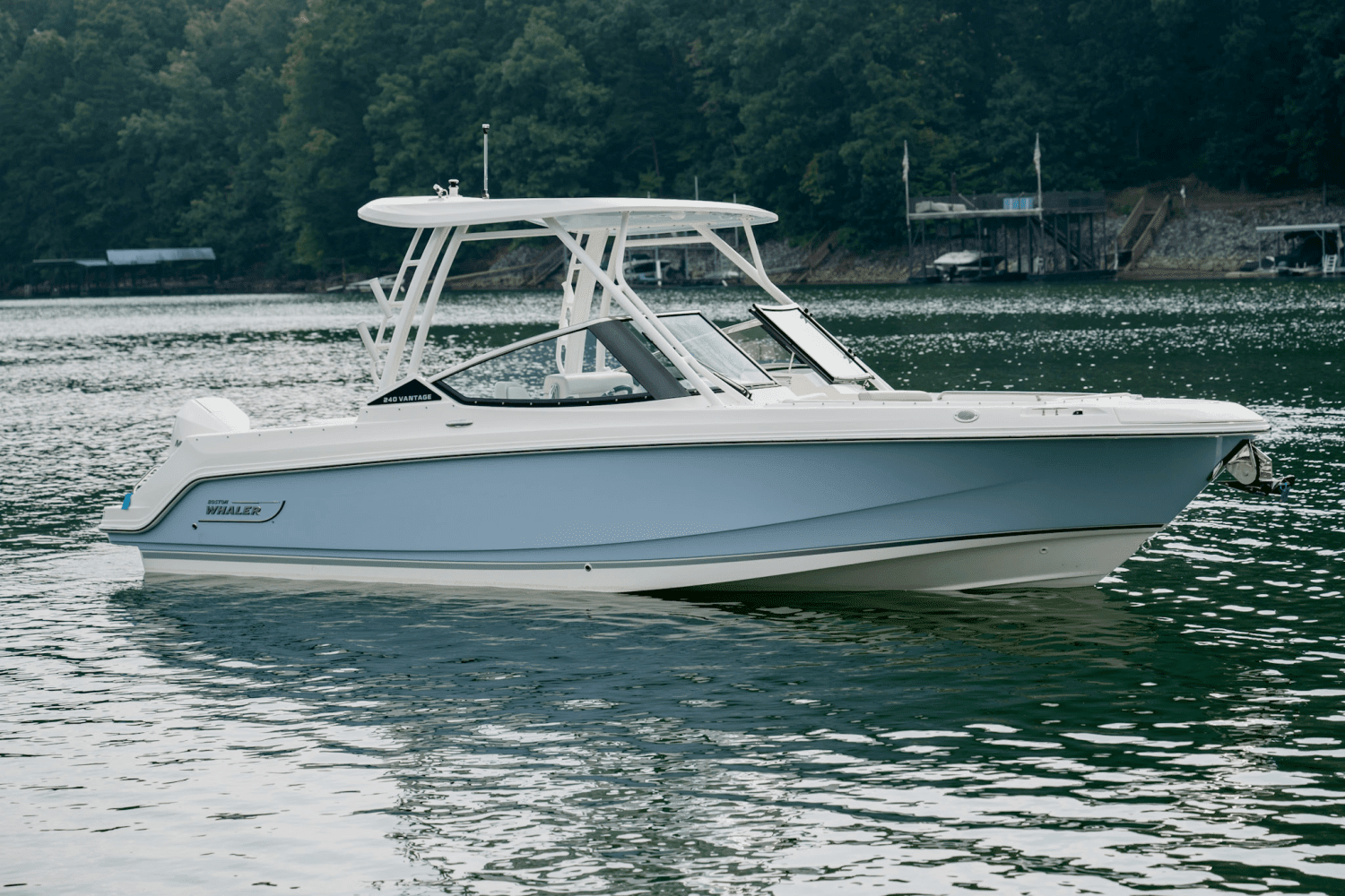 2025 Boston Whaler 240 Vantage Image Thumbnail #2