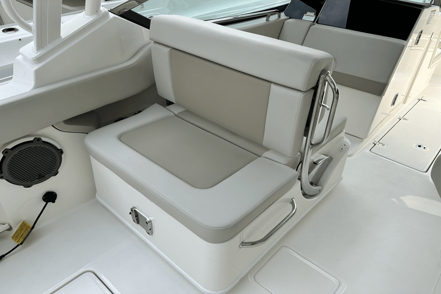 2025 Boston Whaler 240 Vantage Image Thumbnail #18