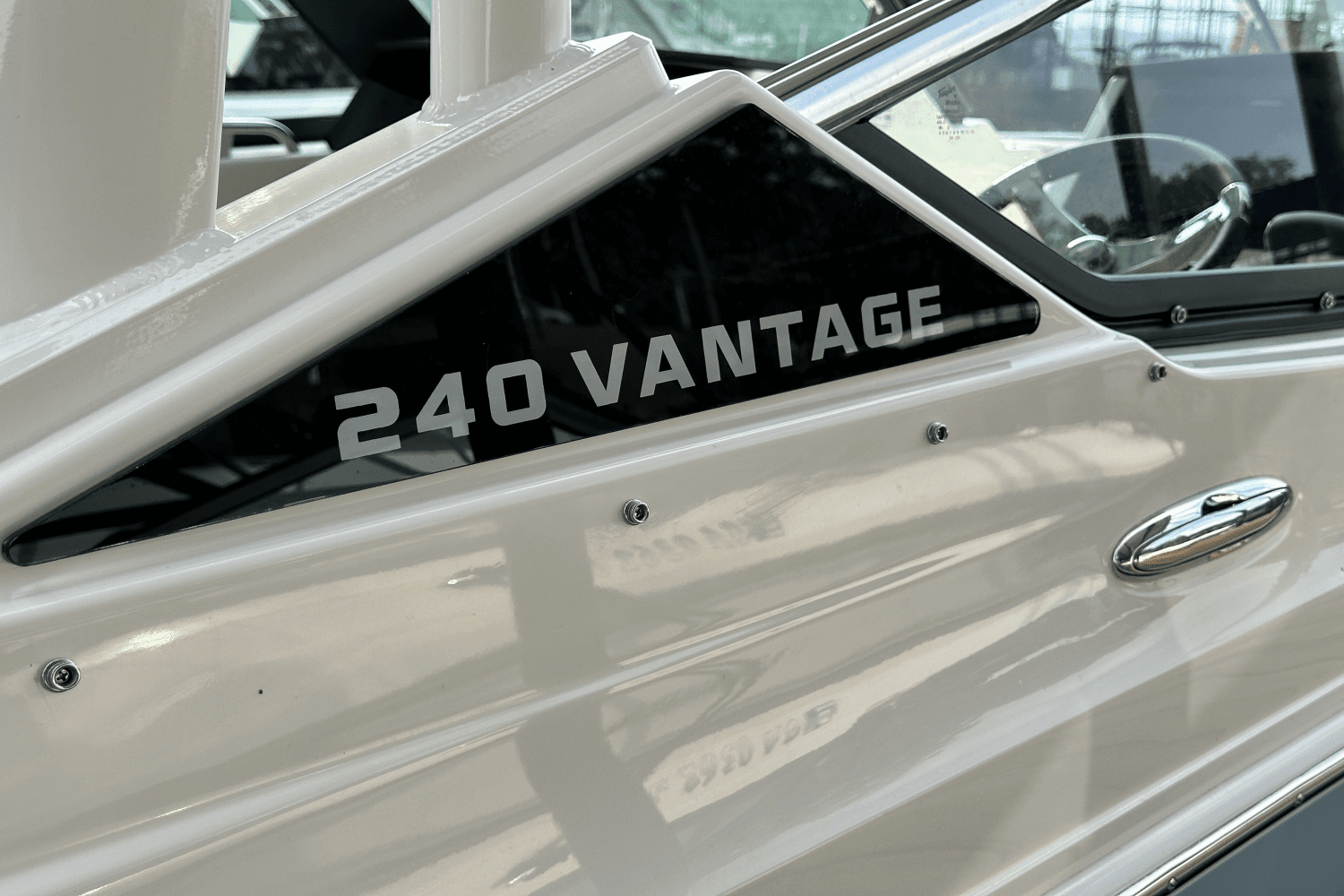 2025 Boston Whaler 240 Vantage Image Thumbnail #26