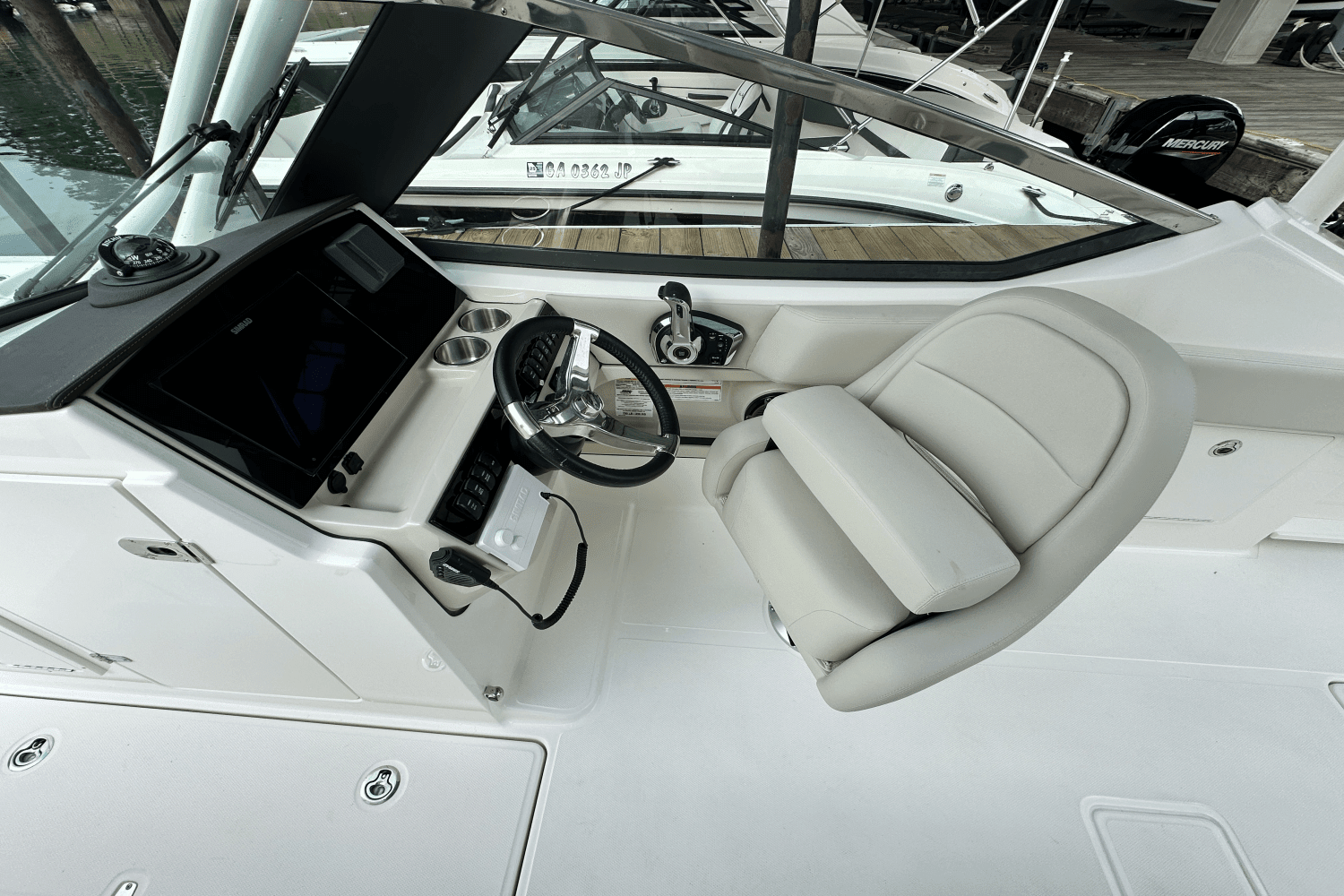 2025 Boston Whaler 240 Vantage Image Thumbnail #9