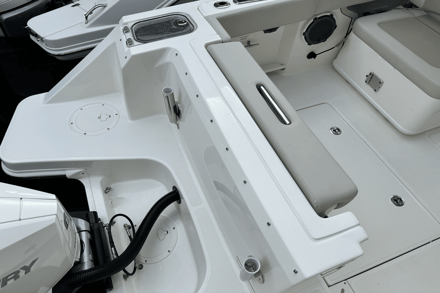 2025 Boston Whaler 240 Vantage Image Thumbnail #23
