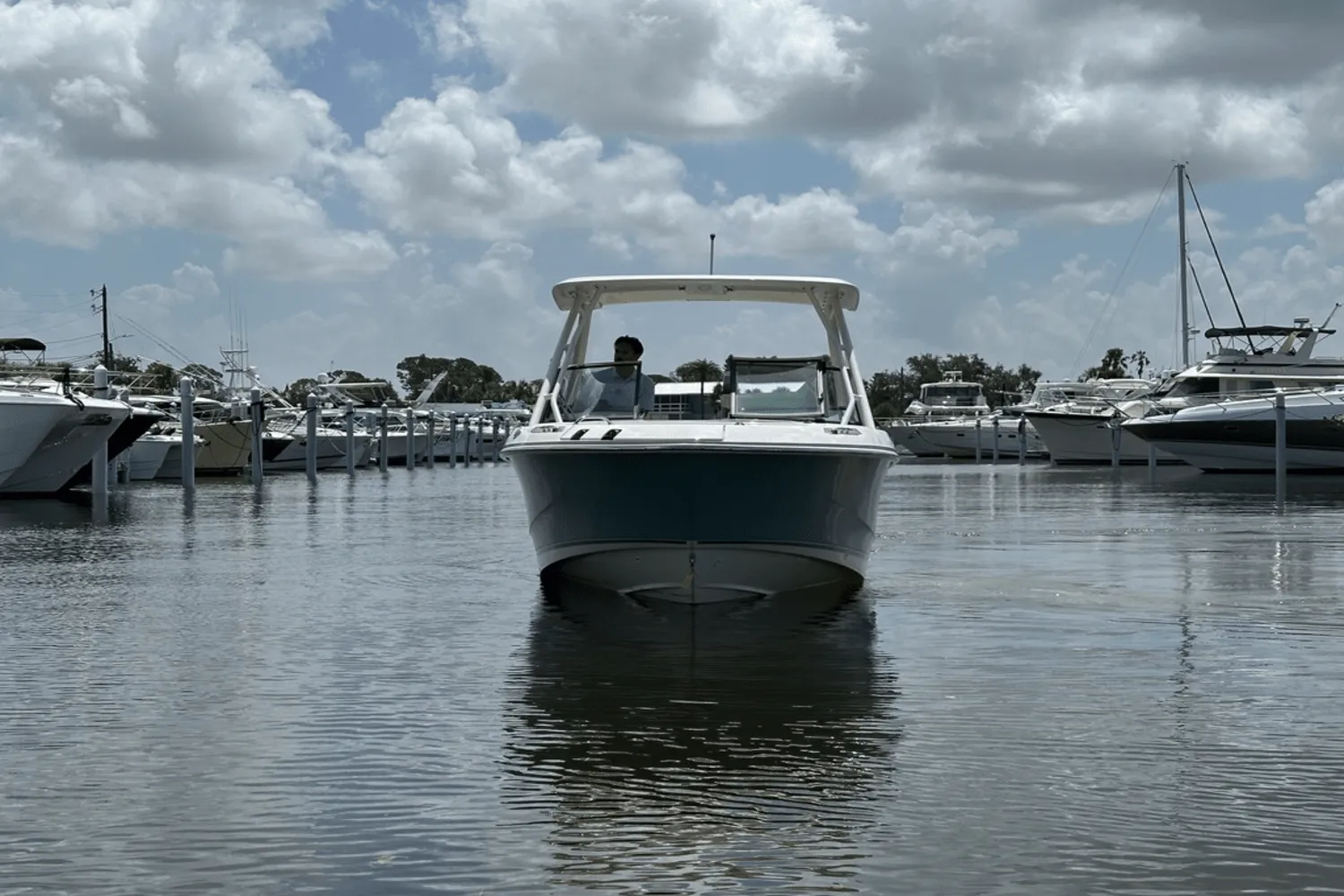 2025 Boston Whaler 240 Vantage Image Thumbnail #2