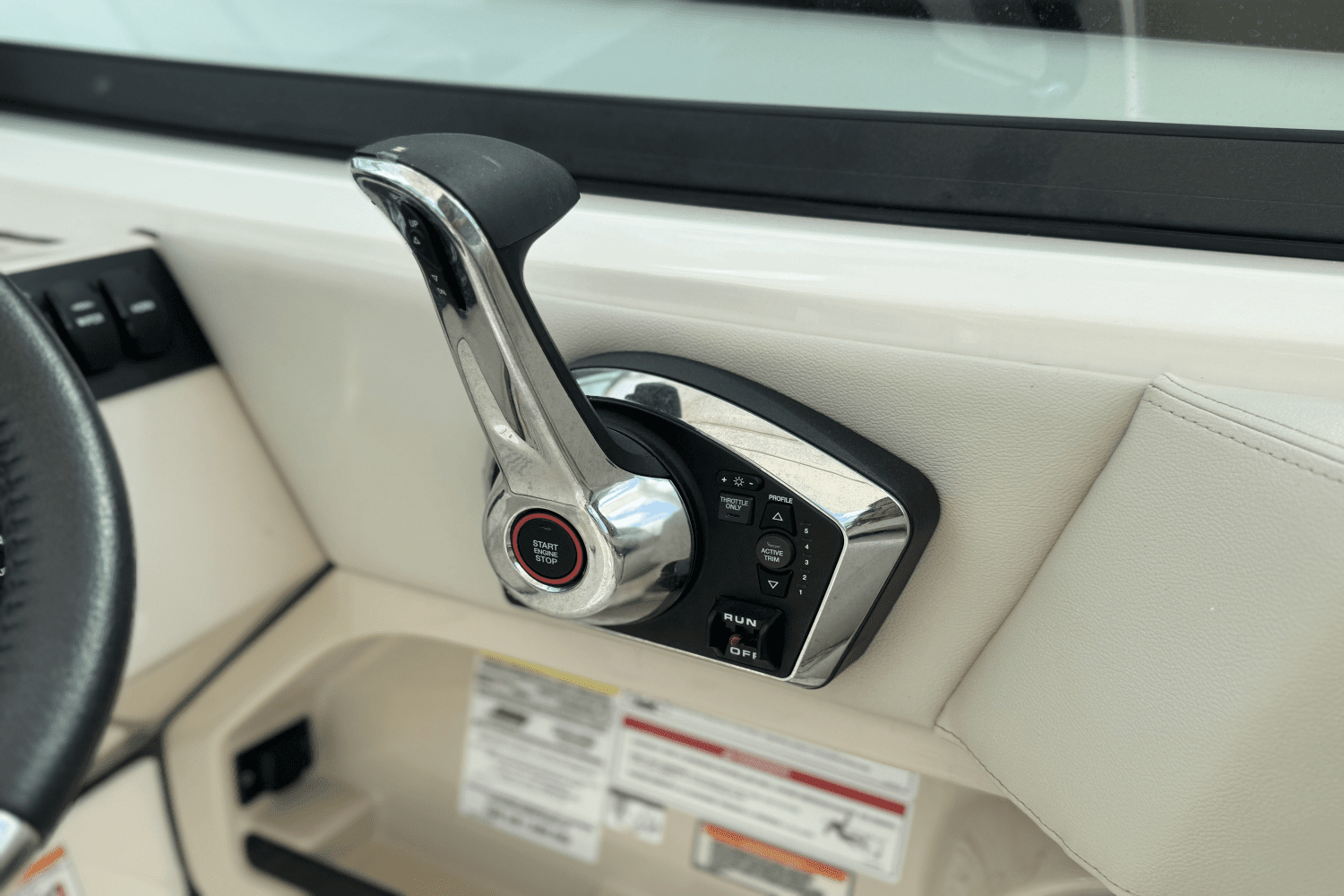 2025 Boston Whaler 240 Vantage Image Thumbnail #10