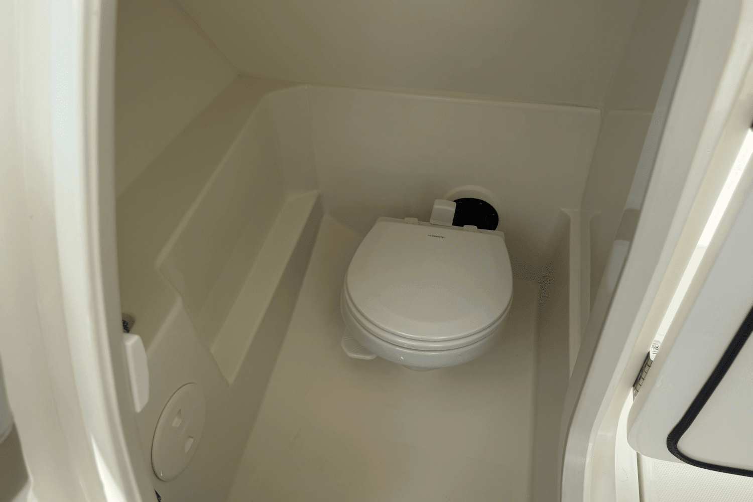 2025 Boston Whaler 240 Vantage Image Thumbnail #17