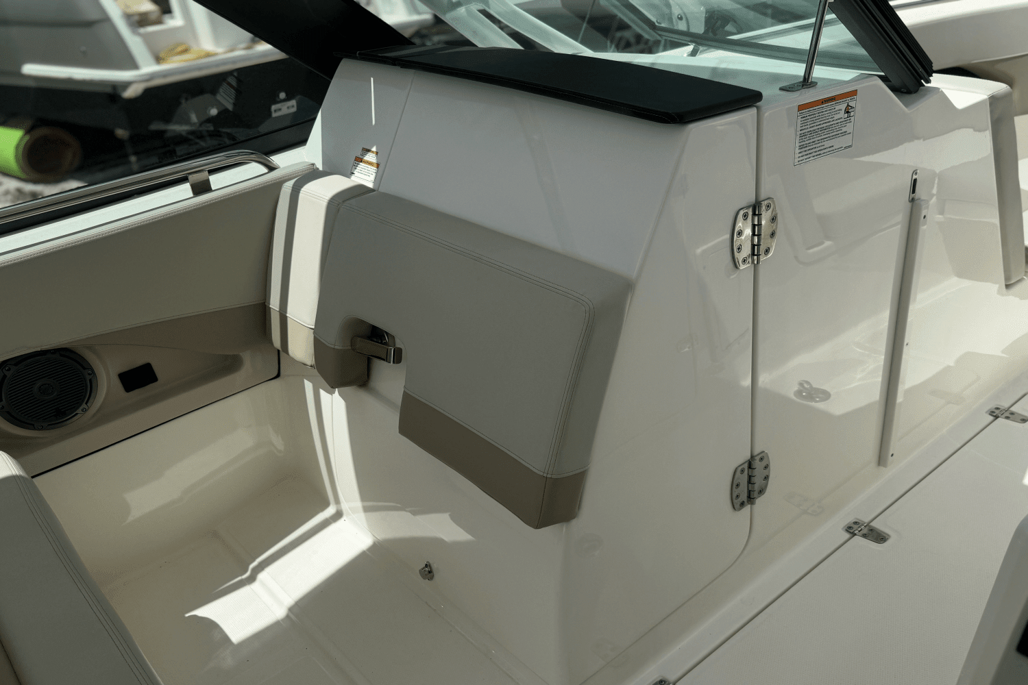 2025 Boston Whaler 240 Vantage Image Thumbnail #13