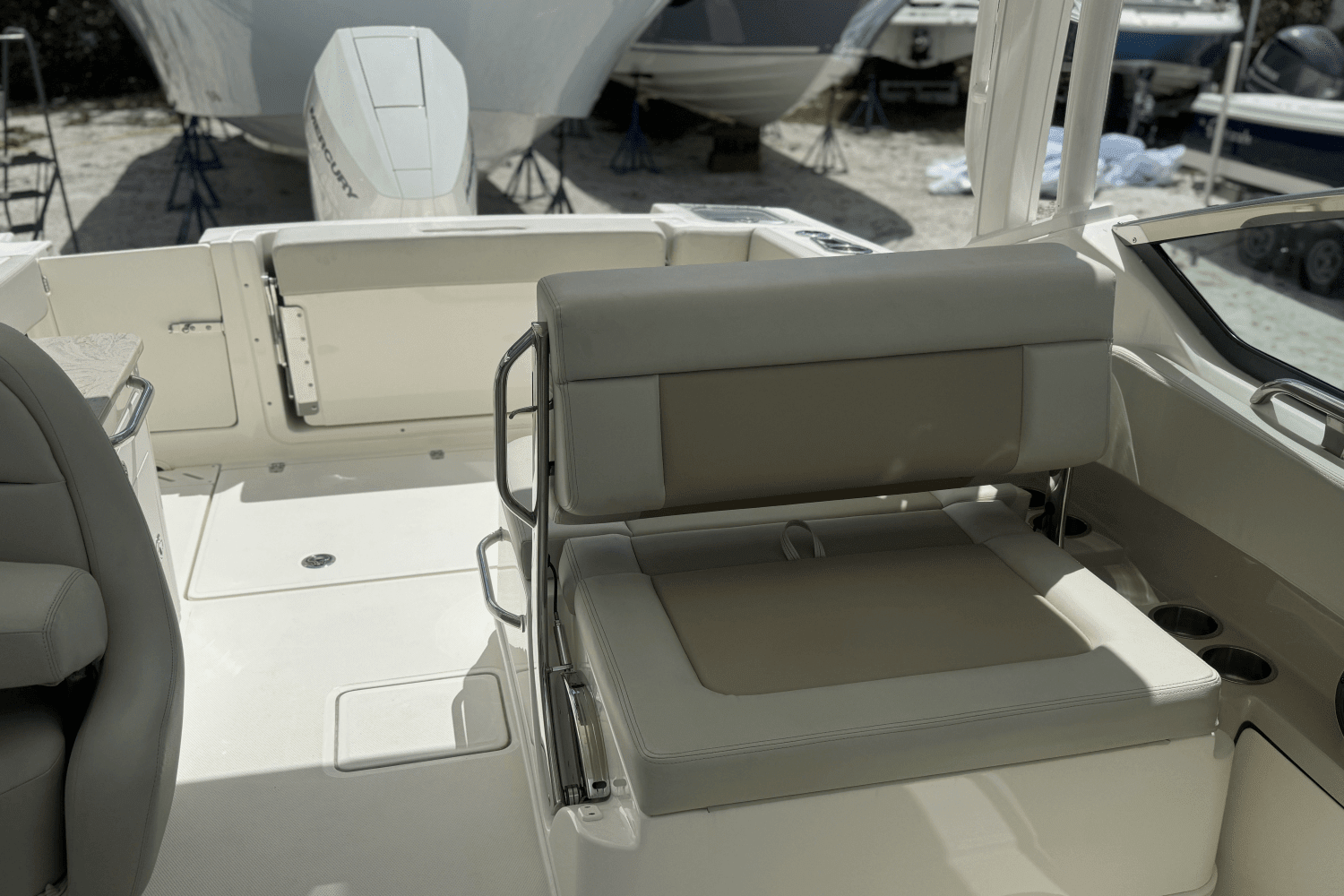 2025 Boston Whaler 240 Vantage Image Thumbnail #14