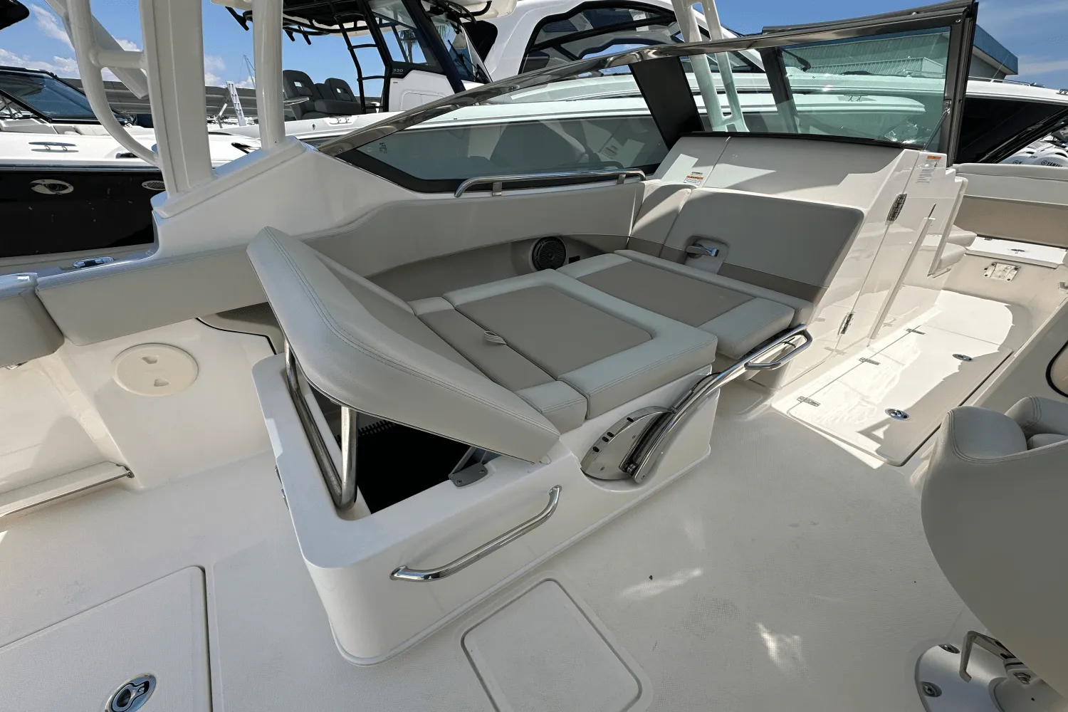 2025 Boston Whaler 240 Vantage Image Thumbnail #22