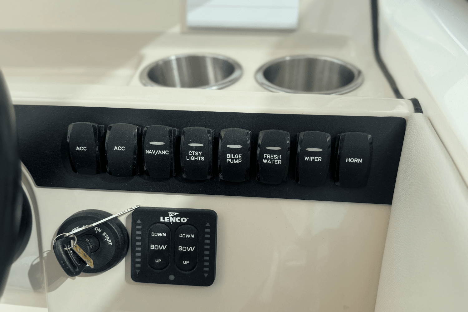2025 Boston Whaler 240 Vantage Image Thumbnail #11