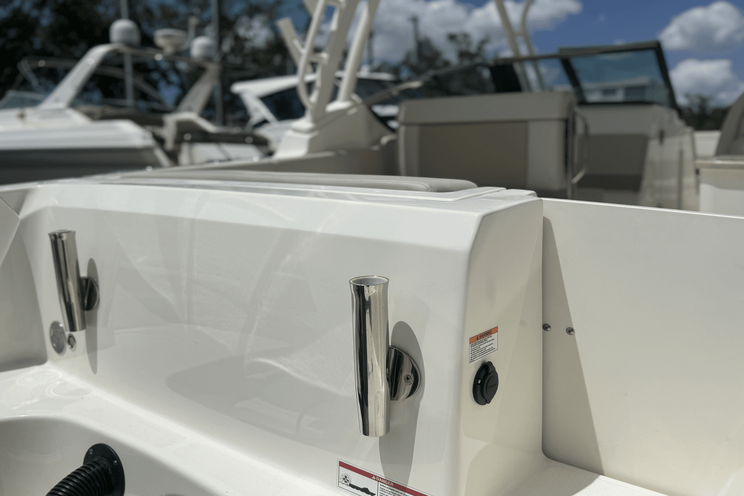 2025 Boston Whaler 240 Vantage Image Thumbnail #2