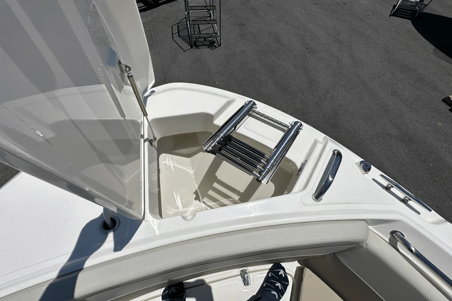 2025 Boston Whaler 240 Vantage Image Thumbnail #34