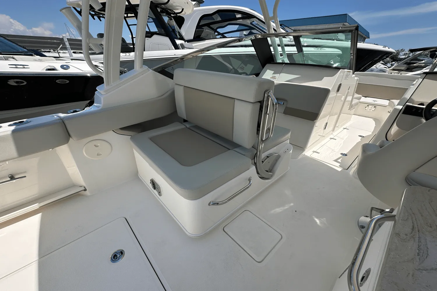 2025 Boston Whaler 240 Vantage Image Thumbnail #19