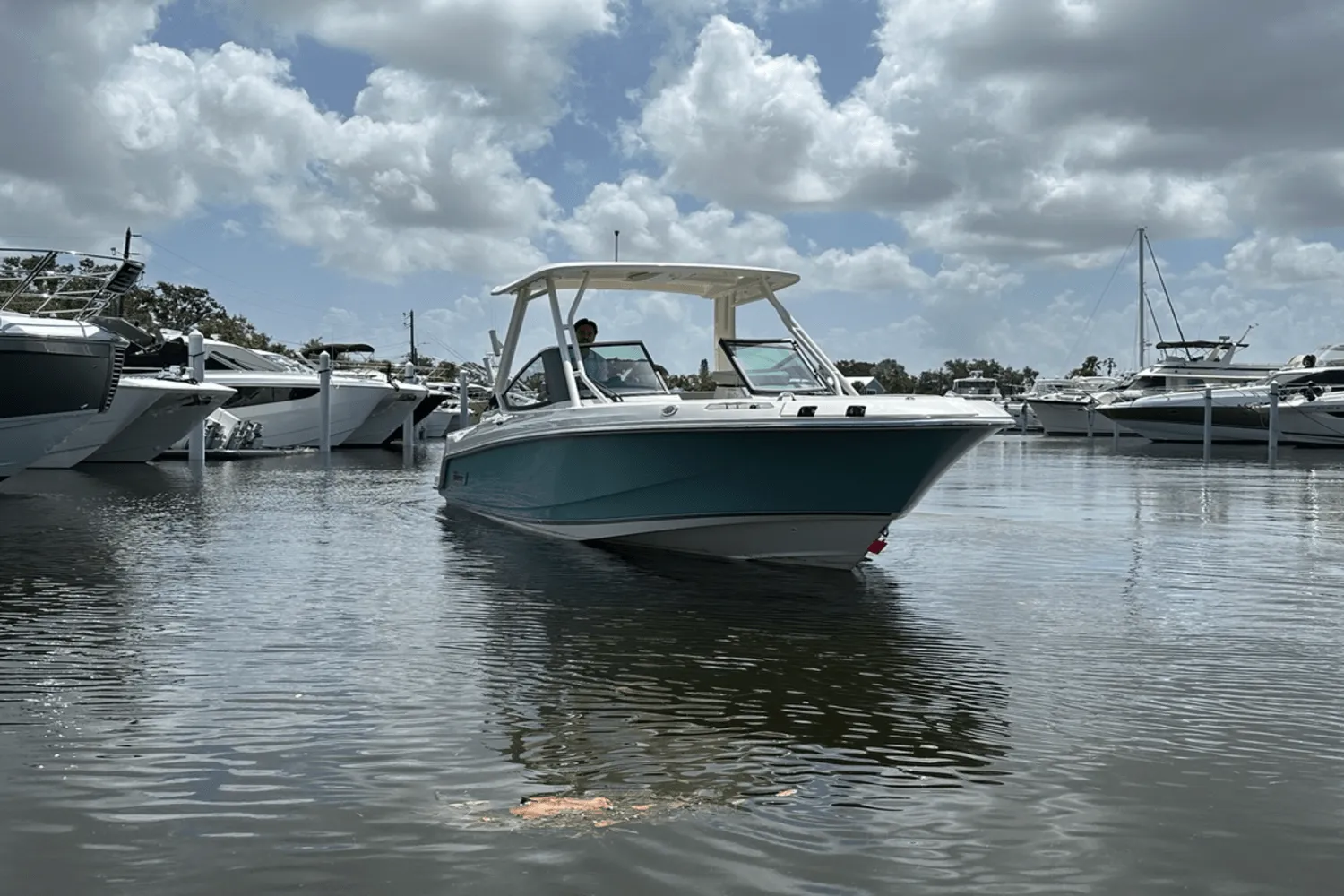2025 Boston Whaler 240 Vantage Image Thumbnail #3
