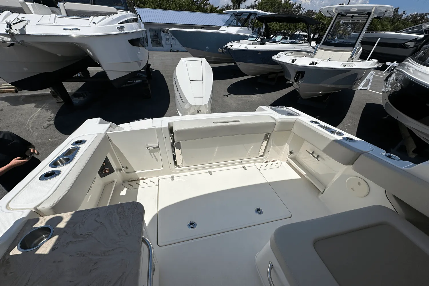 2025 Boston Whaler 240 Vantage Image Thumbnail #12