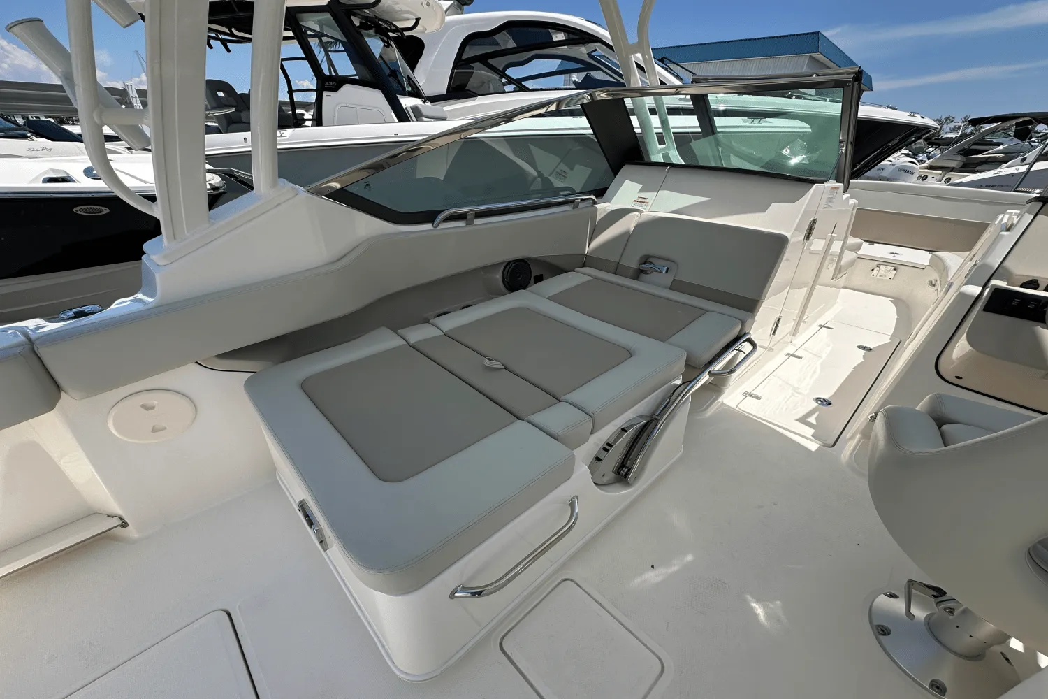2025 Boston Whaler 240 Vantage Image Thumbnail #21