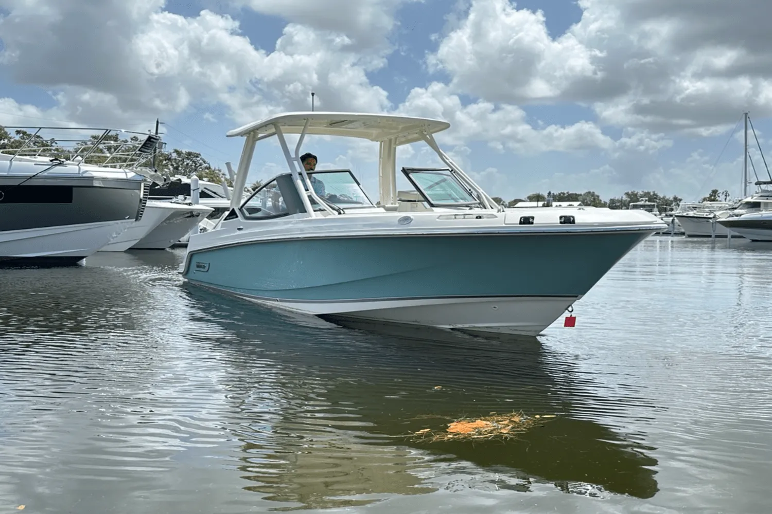 2025 Boston Whaler 240 Vantage Image Thumbnail #4