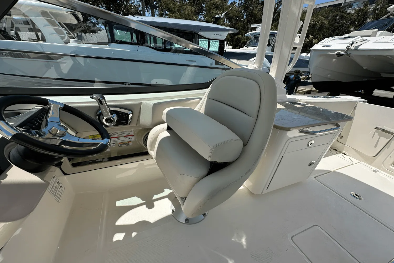 2025 Boston Whaler 240 Vantage Image Thumbnail #25