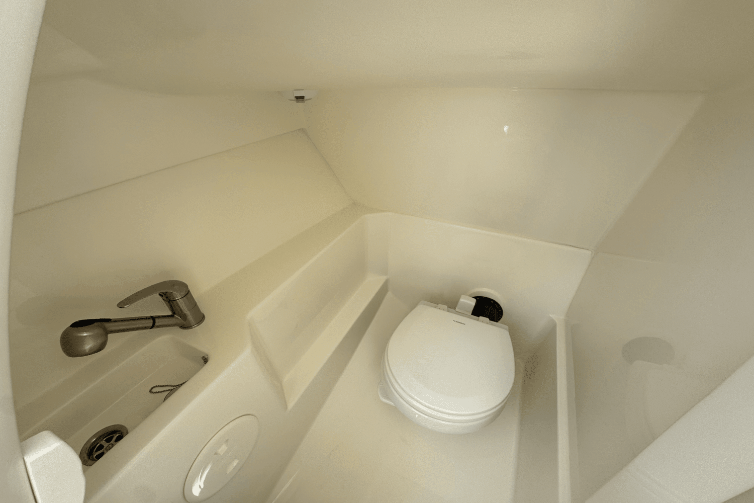 2025 Boston Whaler 240 Vantage Image Thumbnail #19