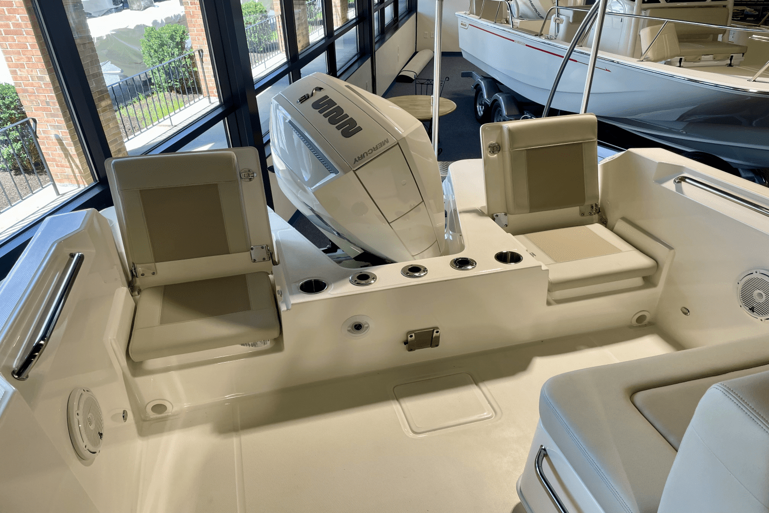 2024 Boston Whaler 210 Vantage Image Thumbnail #6