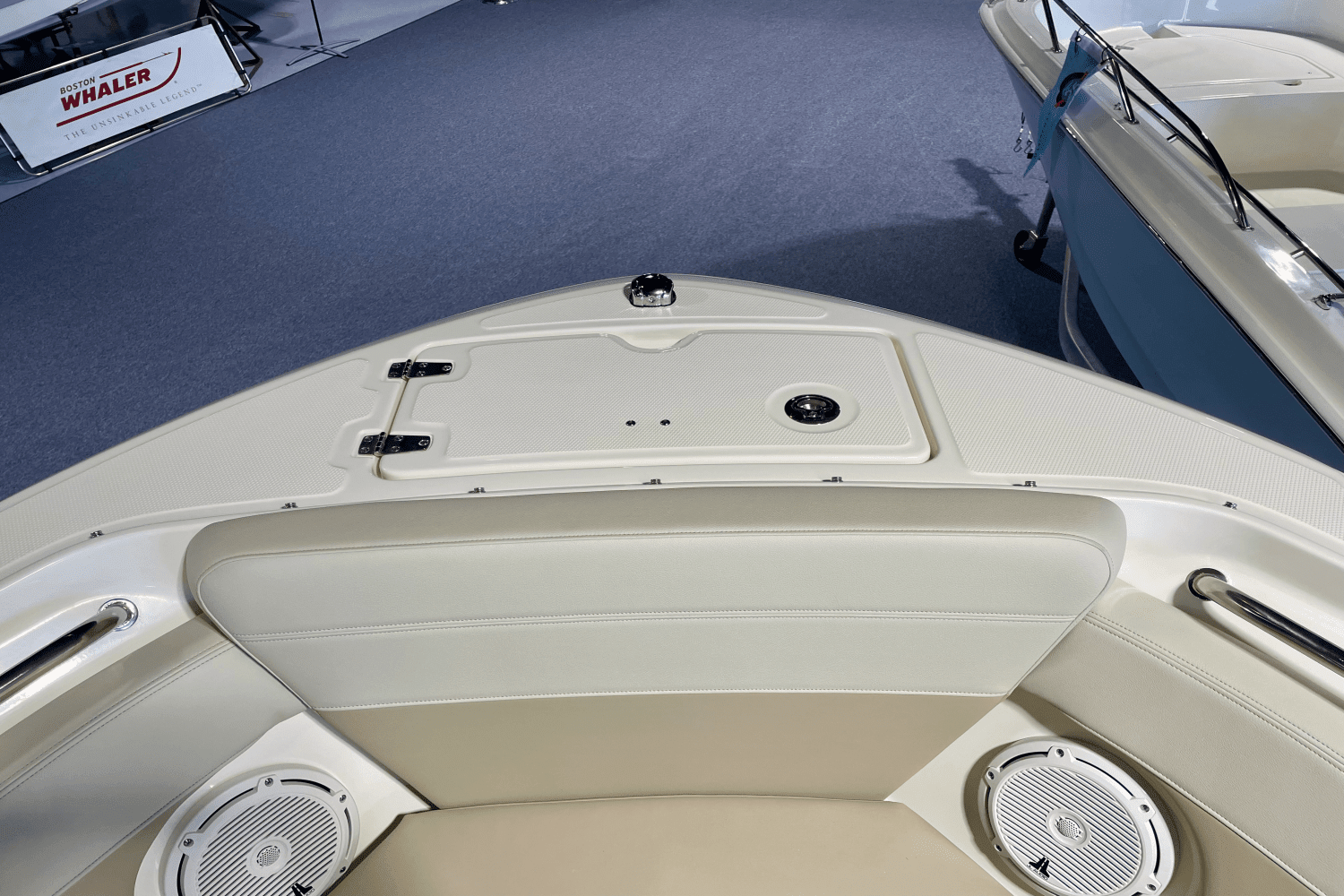 2024 Boston Whaler 210 Vantage Image Thumbnail #19