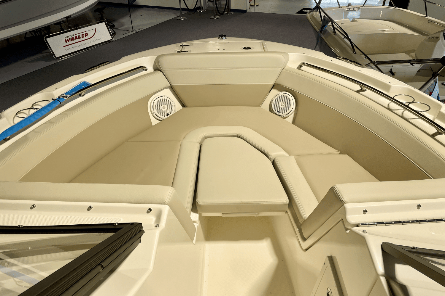 2024 Boston Whaler 210 Vantage Image Thumbnail #17